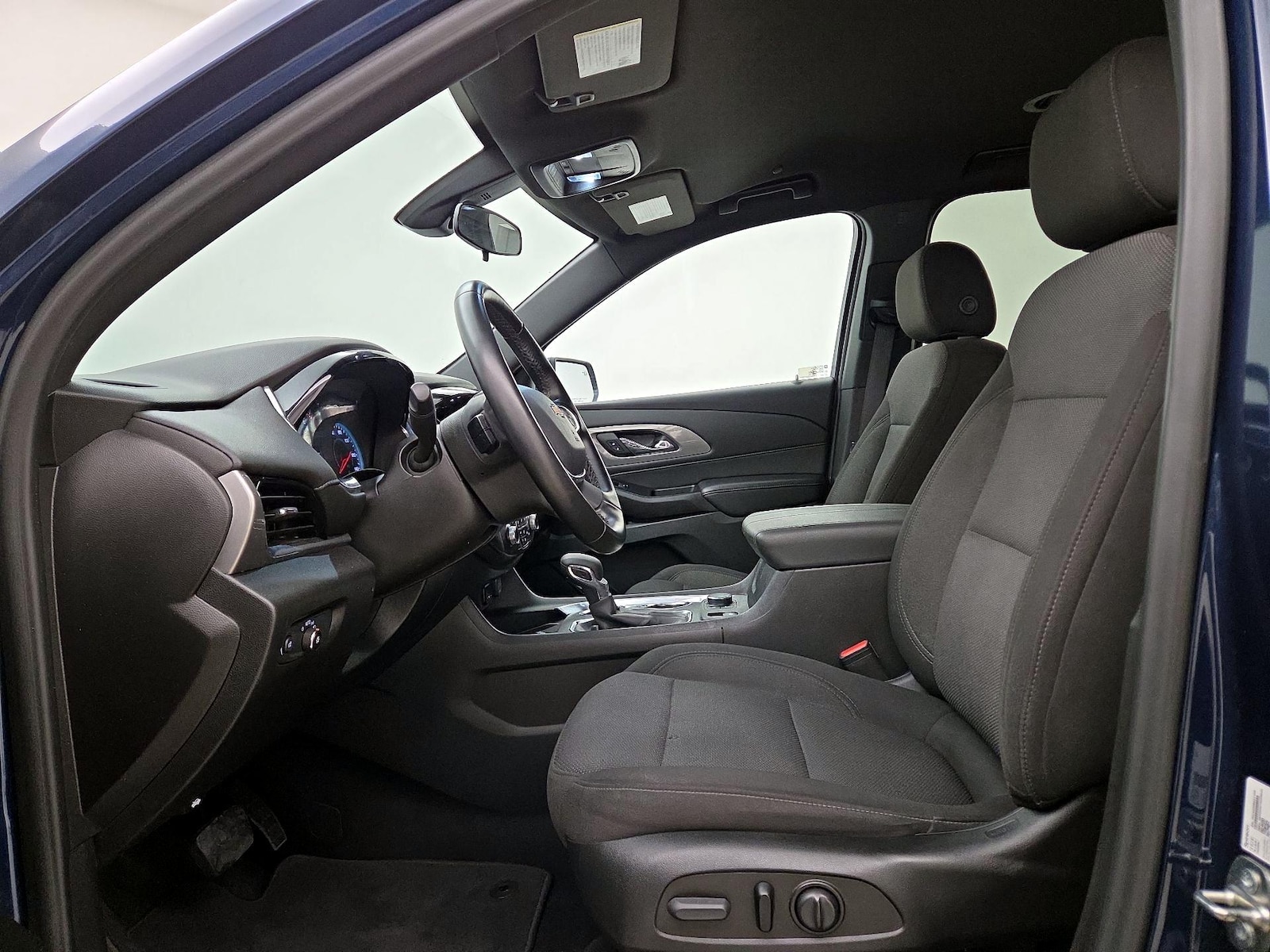 Power Seat(s) & Side Airbags