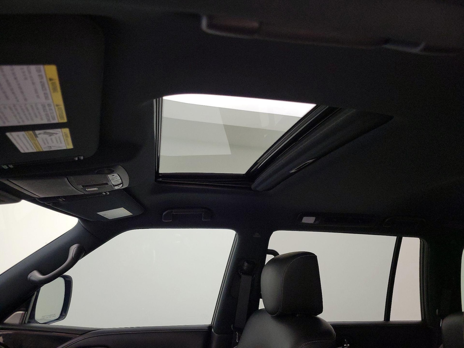 Sunroof(s) & Overhead Airbags