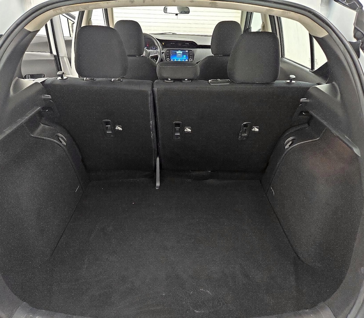 Trunk/Cargo (Seats Up)