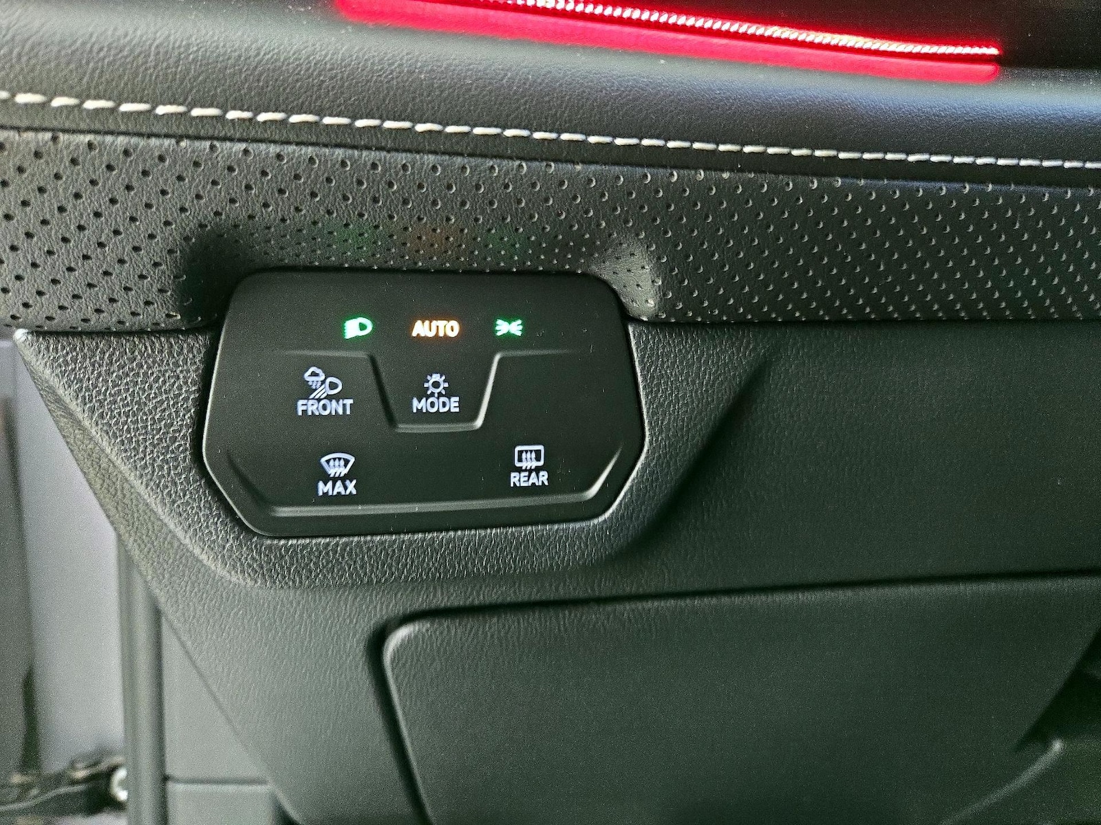 2025 Volkswagen Atlas Cross Sport SEL Premium R-LINE - Photo 14