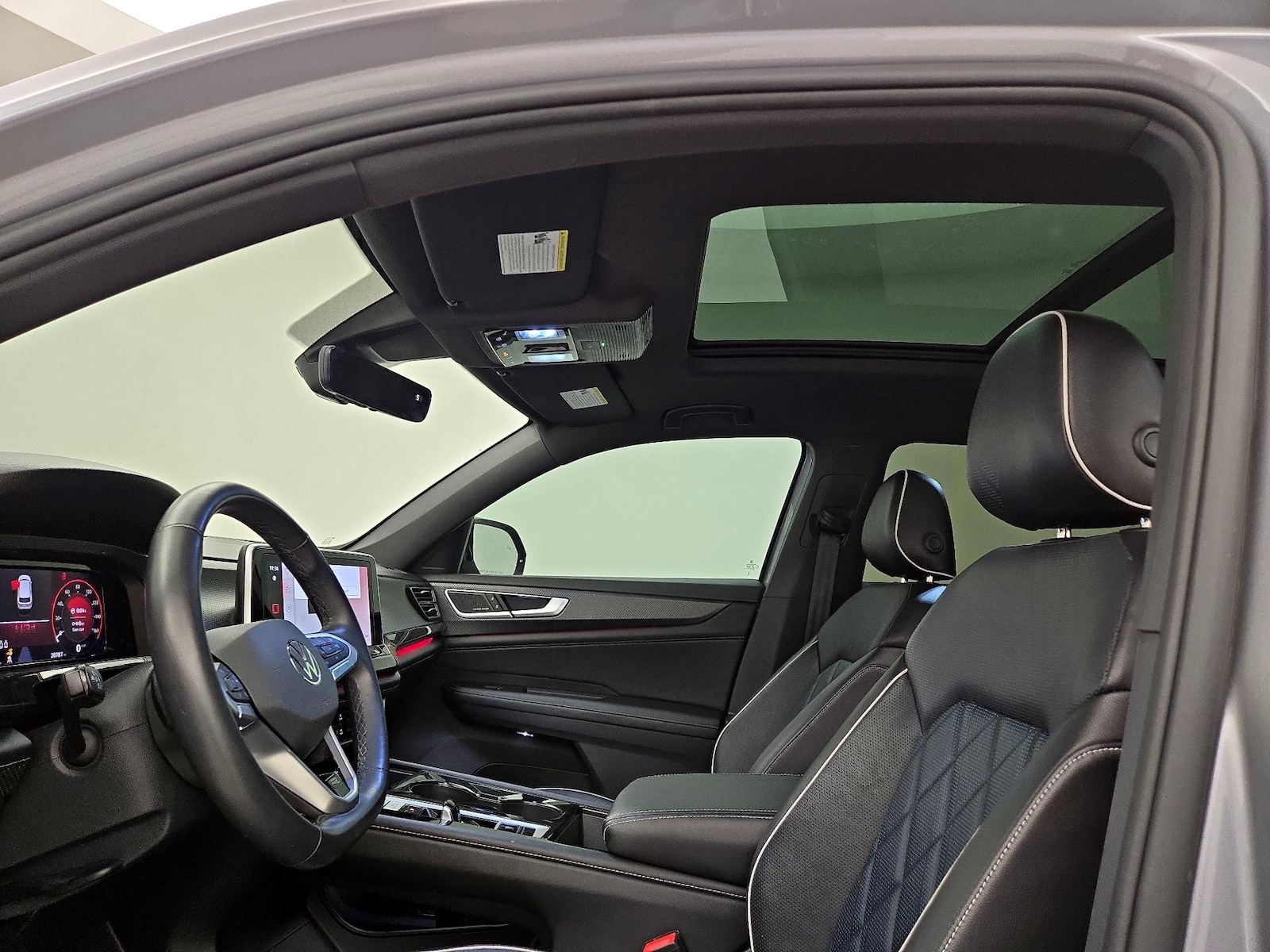 2025 Volkswagen Atlas Cross Sport SEL Premium R-LINE - Photo 21