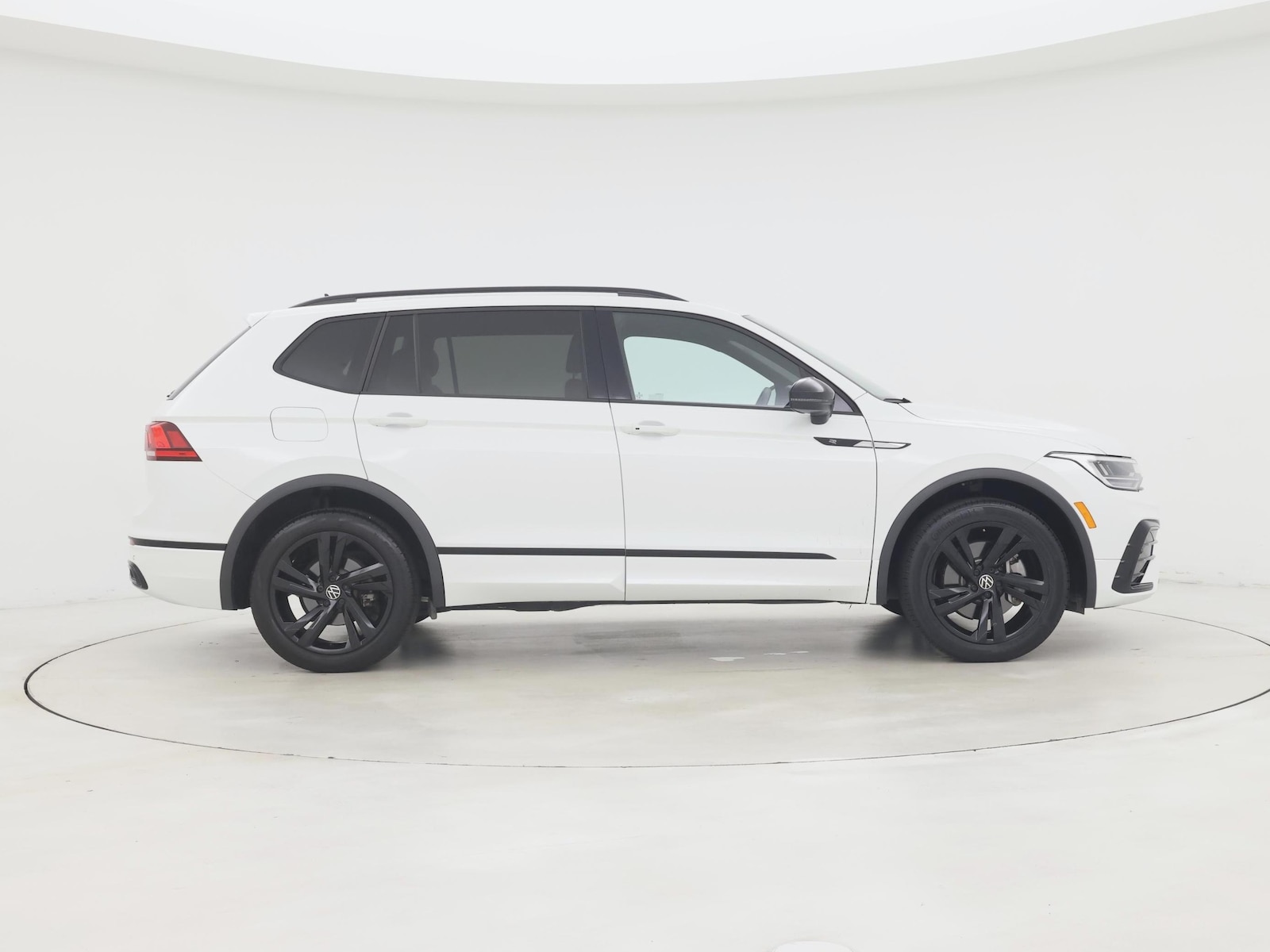2024 Volkswagen Tiguan SE R-LINE BLACK - Photo 8
