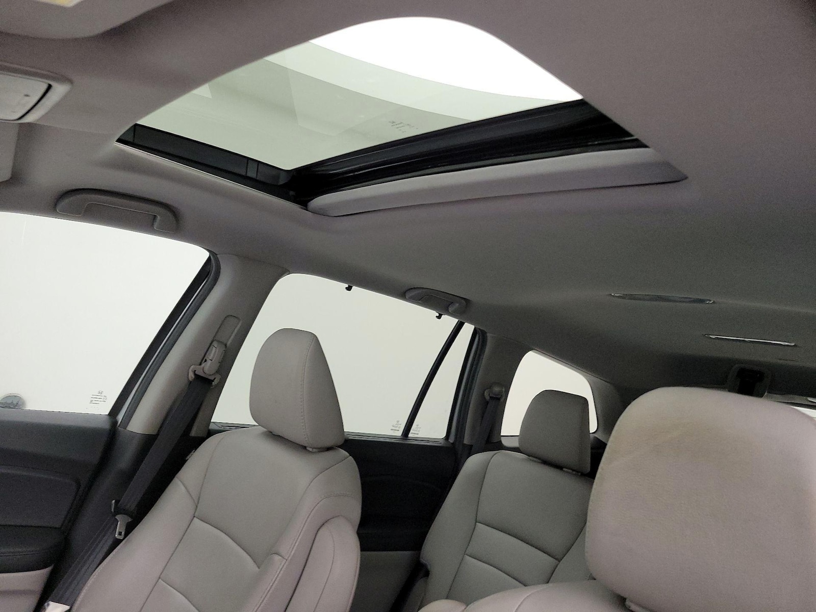 Sunroof(s) & Overhead Airbags