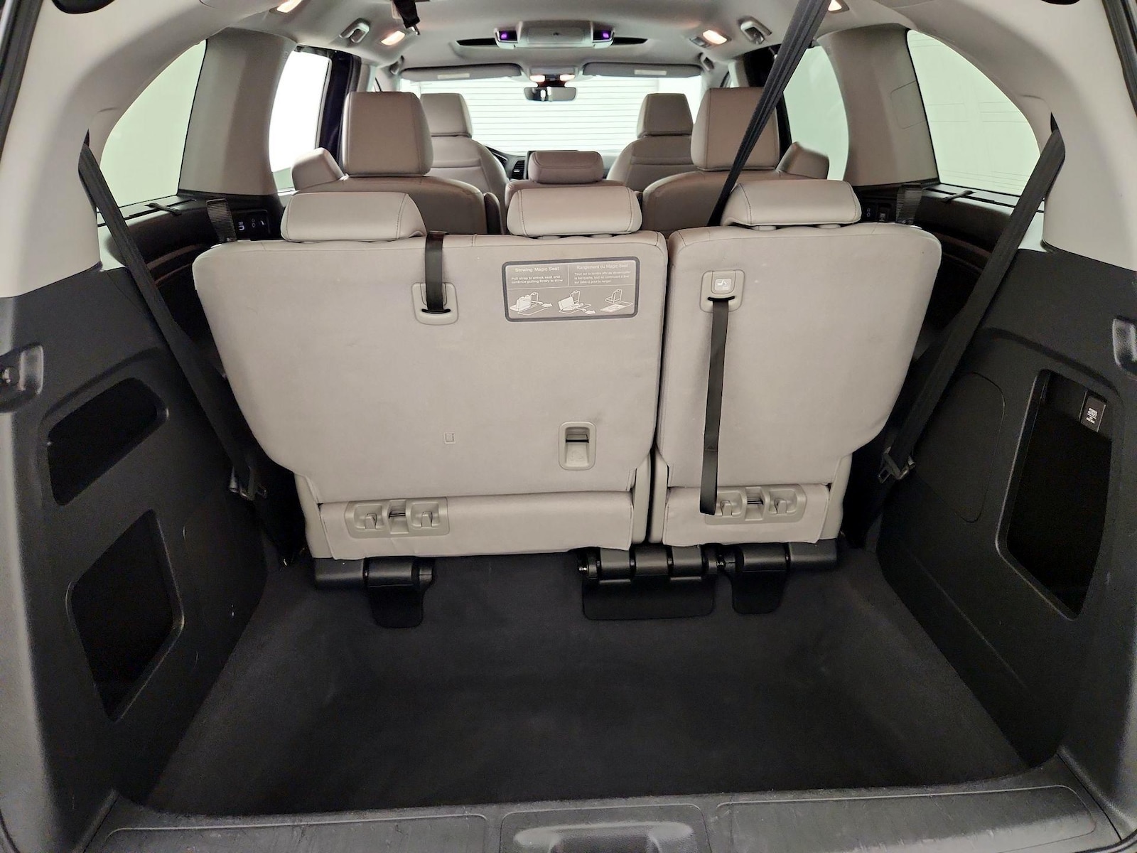 2022 Honda Odyssey Touring - Photo 24