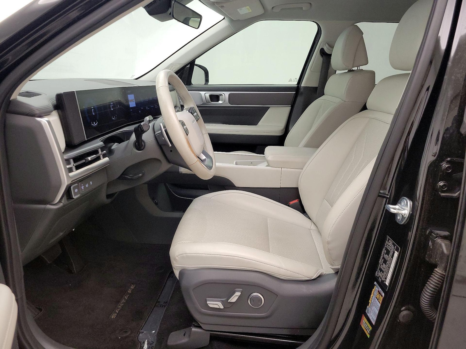 2025 Hyundai Santa Fe SEL - Photo 12