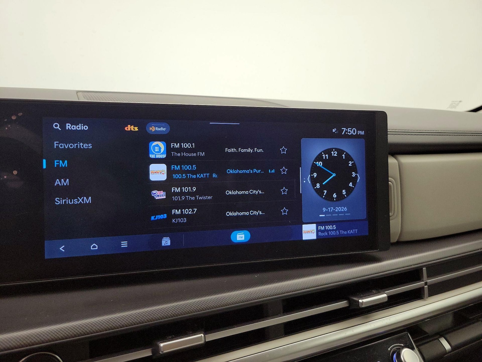 2025 Hyundai Santa Fe SEL - Photo 16