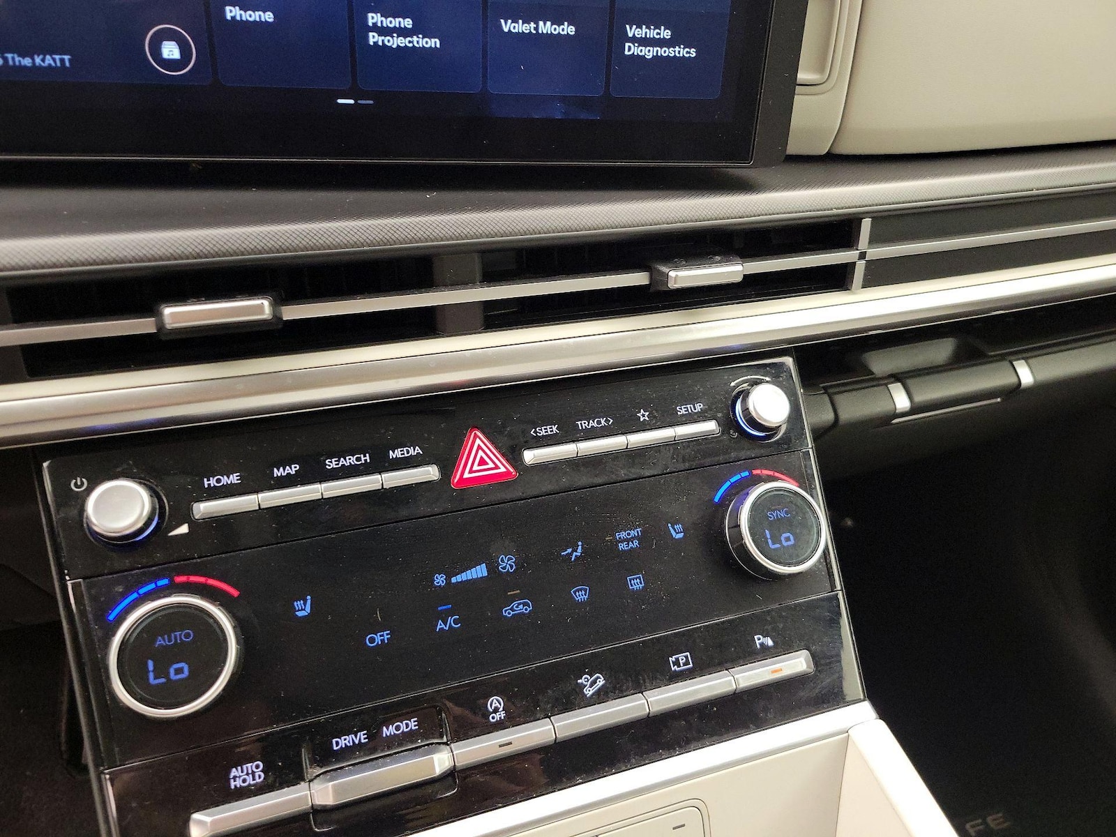 2025 Hyundai Santa Fe SEL - Photo 17