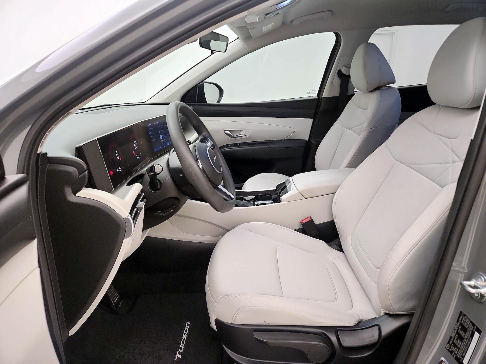 2025 Hyundai Tucson SE - Photo 12