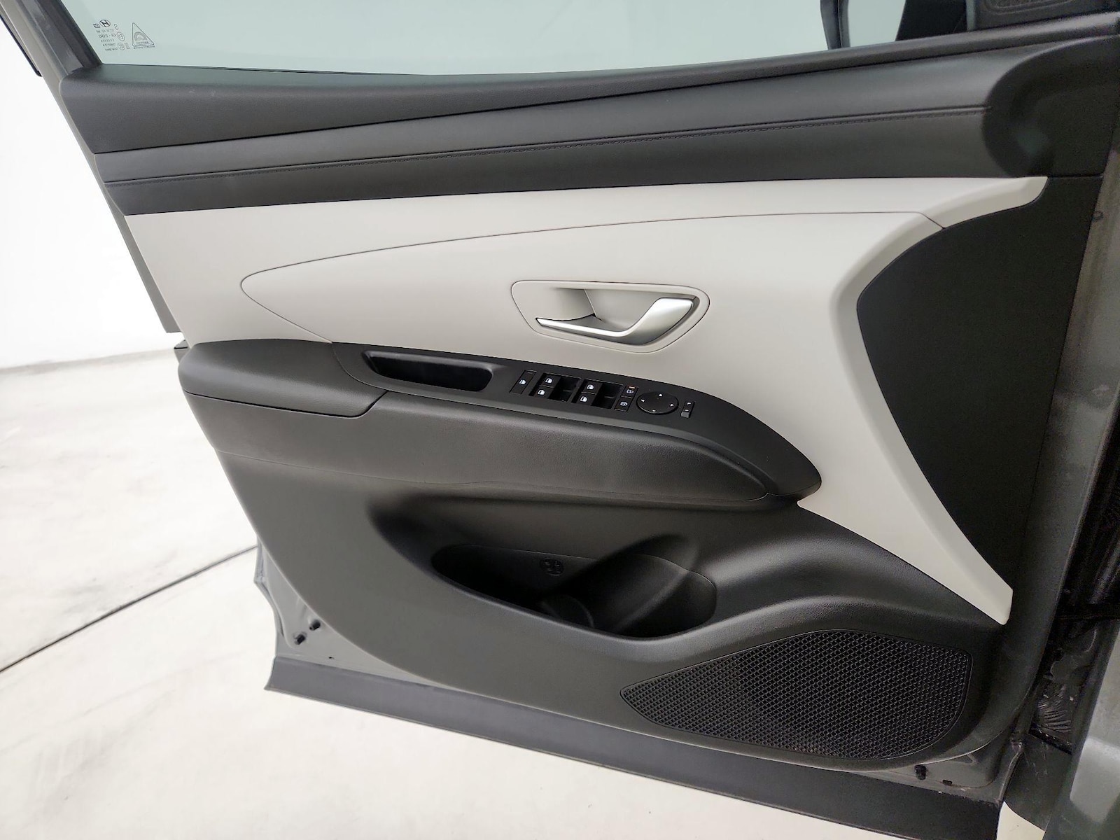 2025 Hyundai Tucson SE - Photo 13