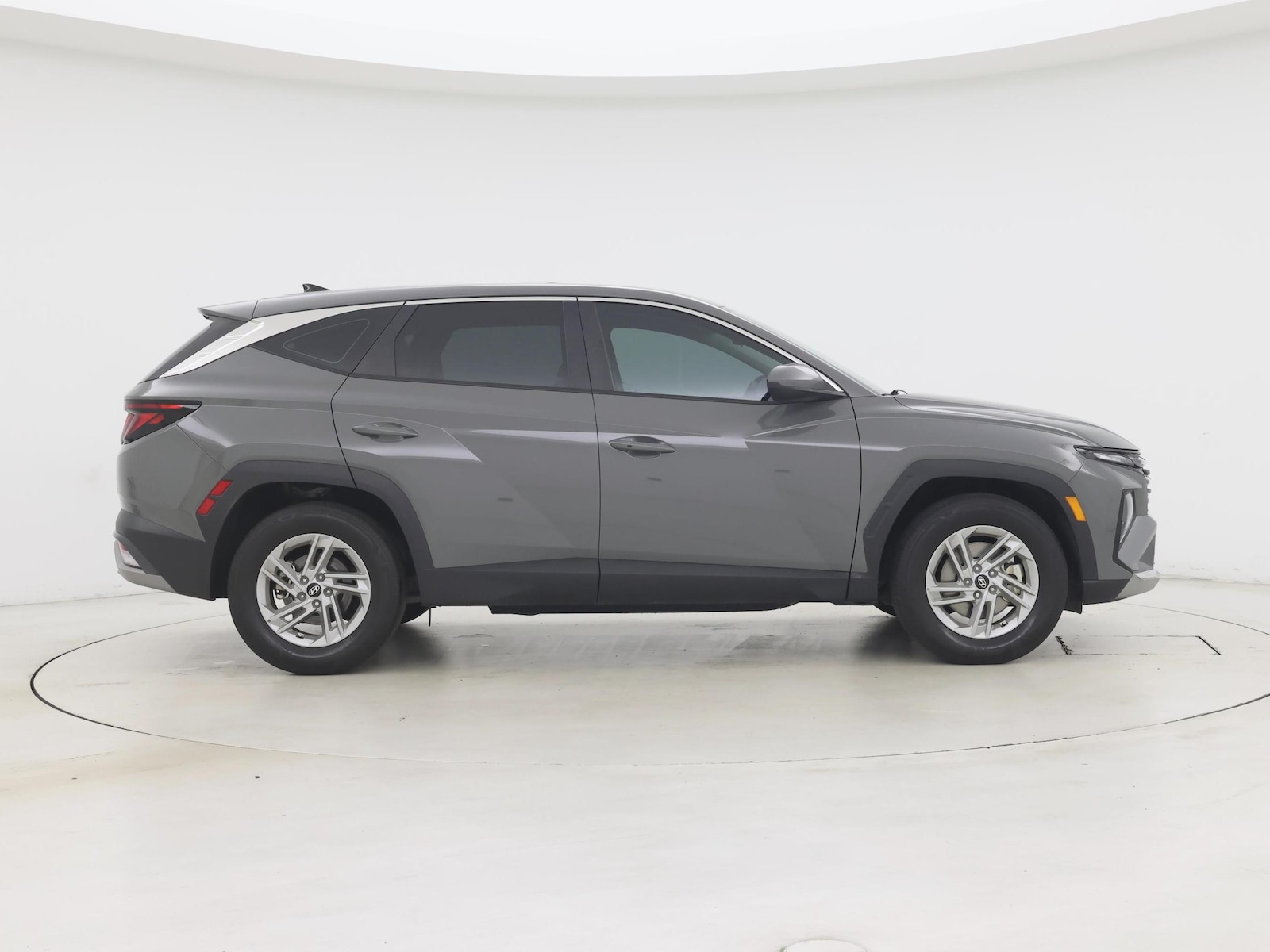 2025 Hyundai Tucson SE - Photo 8