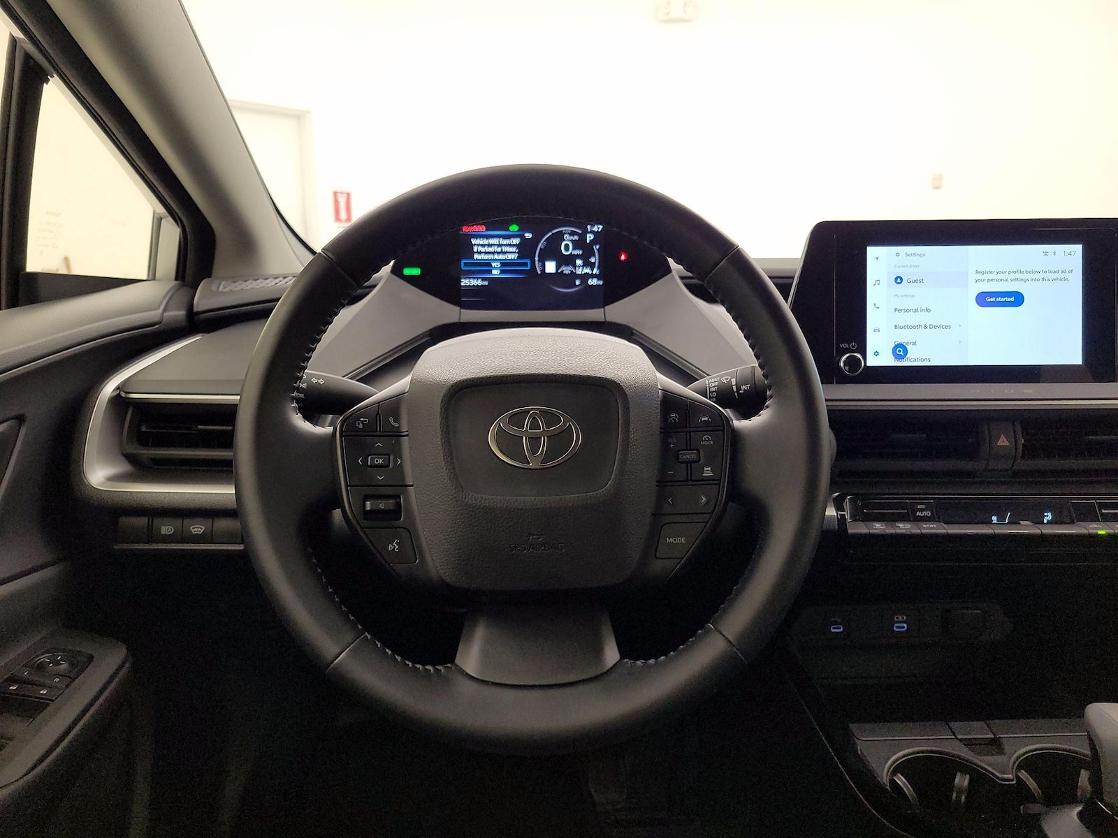 2025 Toyota Prius LE - Photo 11