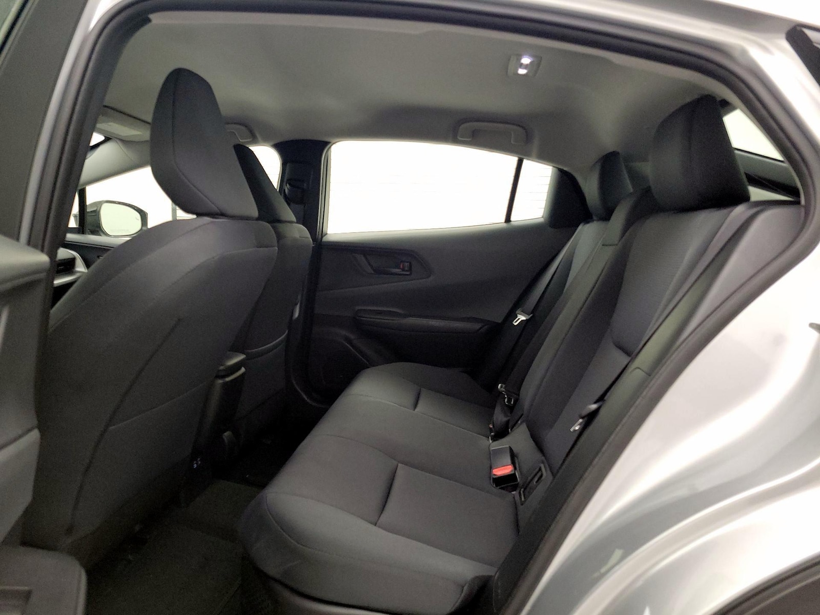2025 Toyota Prius LE - Photo 20