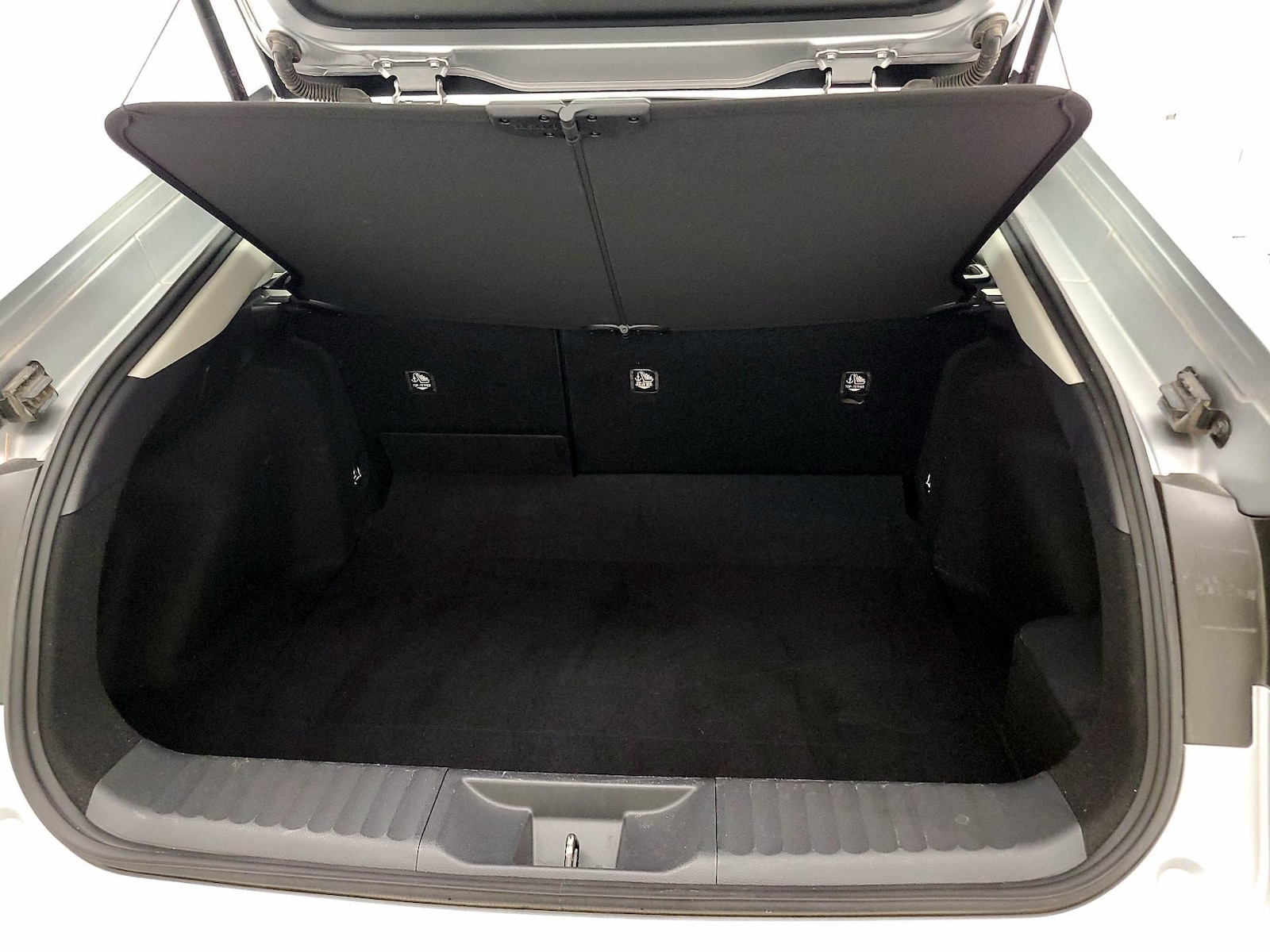 2025 Toyota Prius LE - Photo 21