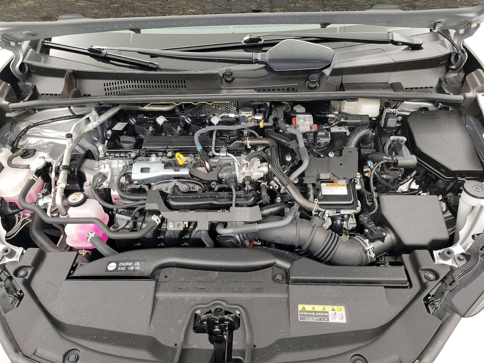 2025 Toyota Prius LE - Photo 22