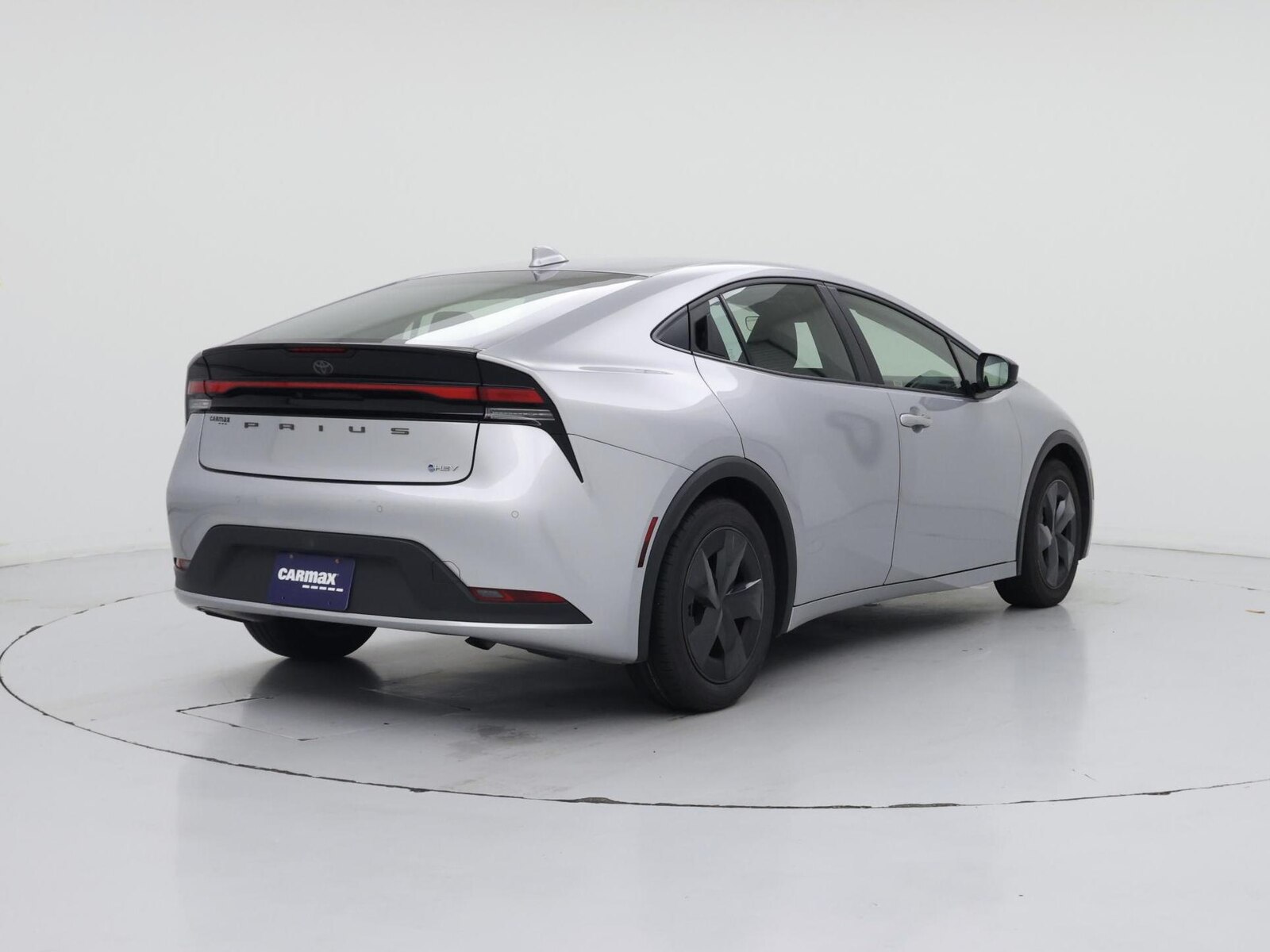 2025 Toyota Prius LE - Photo 9