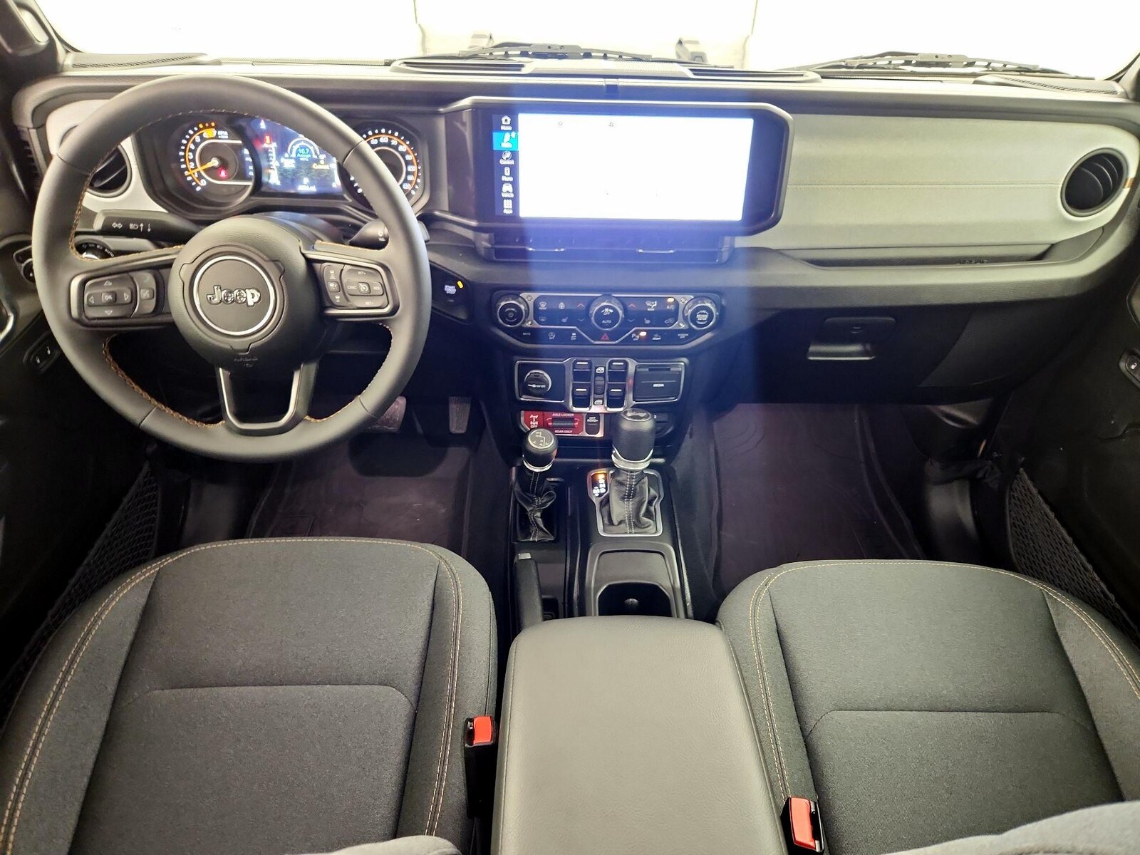 Apple CarPlay® & Android Auto™