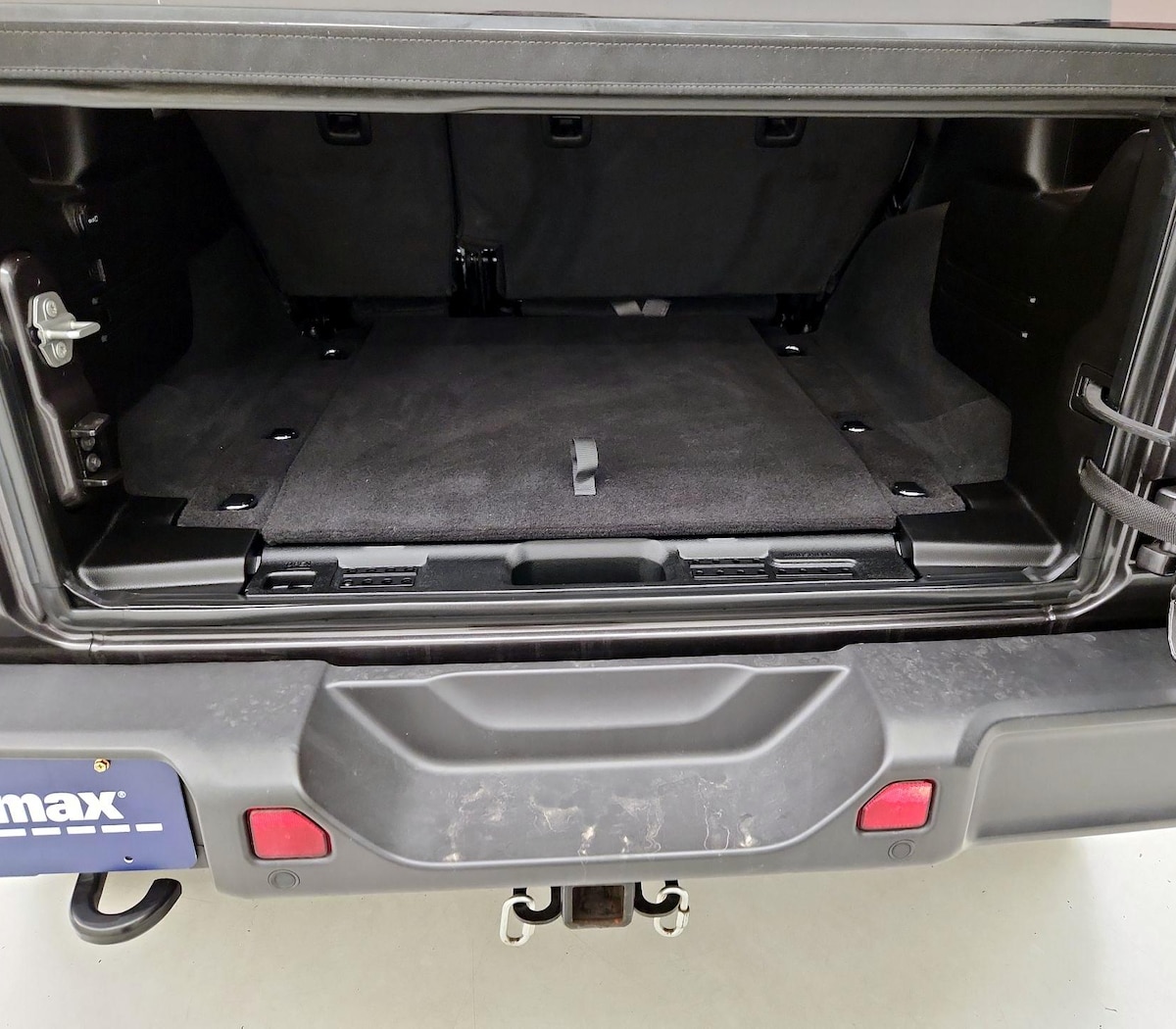 Trunk/Cargo (Seats Up)