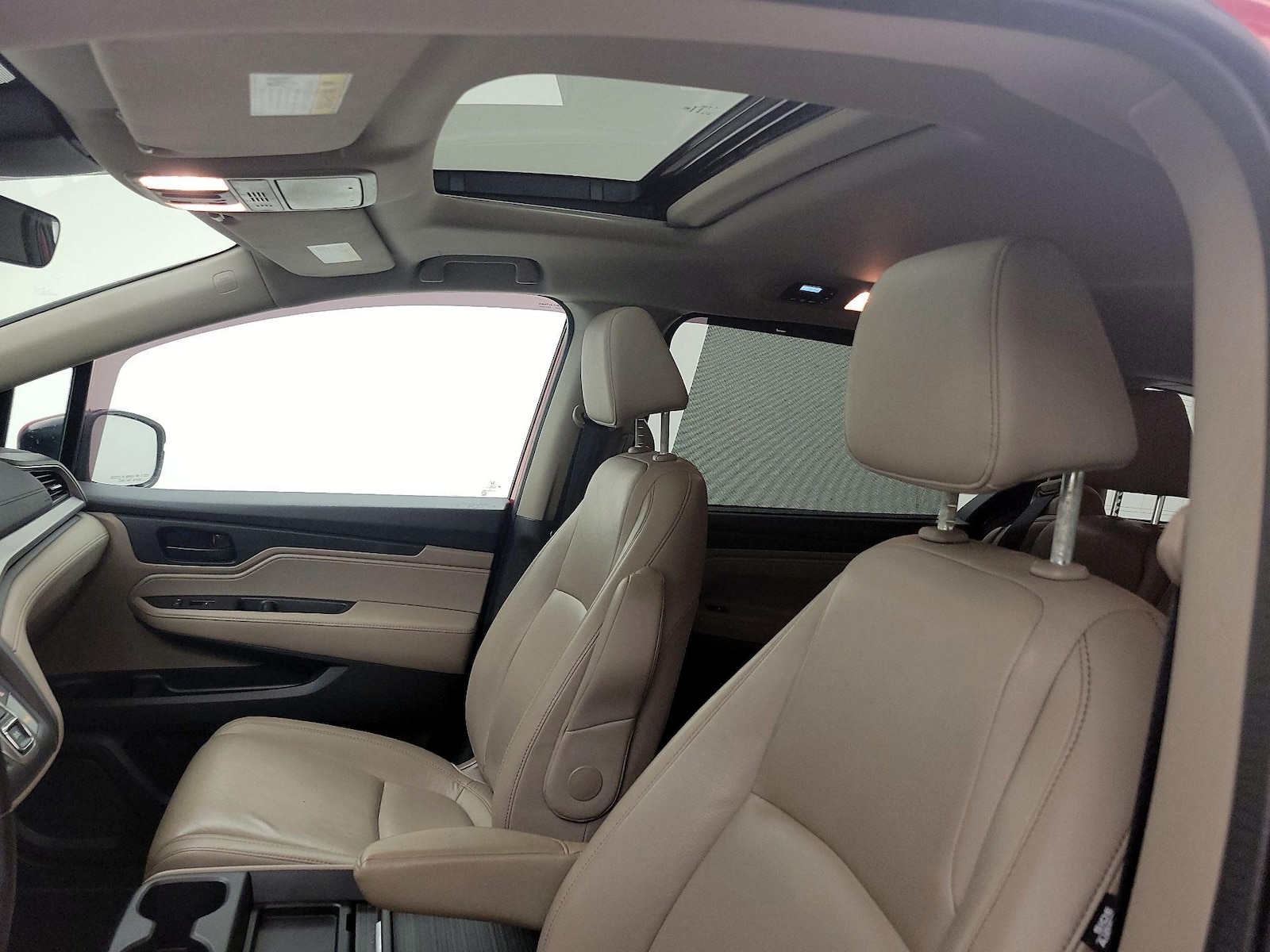 Sunroof(s) & Overhead Airbags
