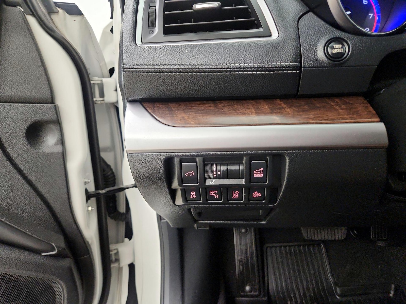 2019 Subaru Outback Limited - Photo 14