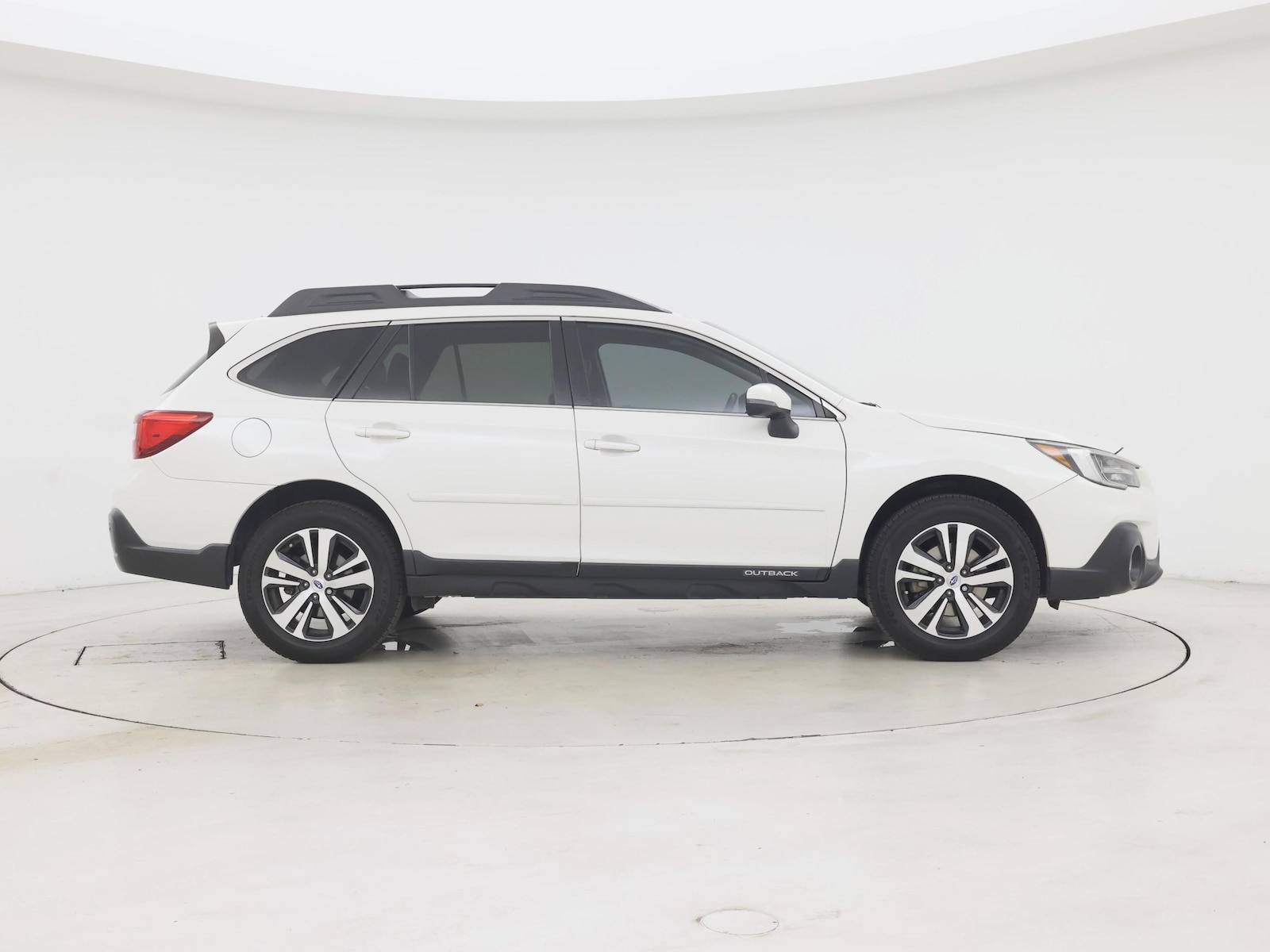 2019 Subaru Outback Limited - Photo 8