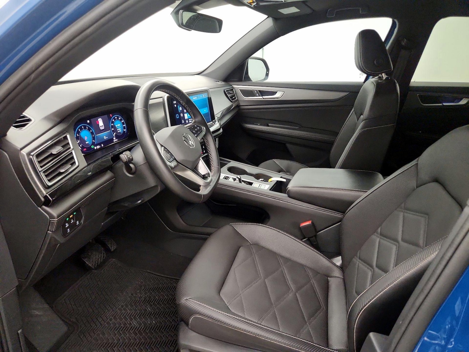 2025 Volkswagen Atlas Cross Sport SE - Photo 12