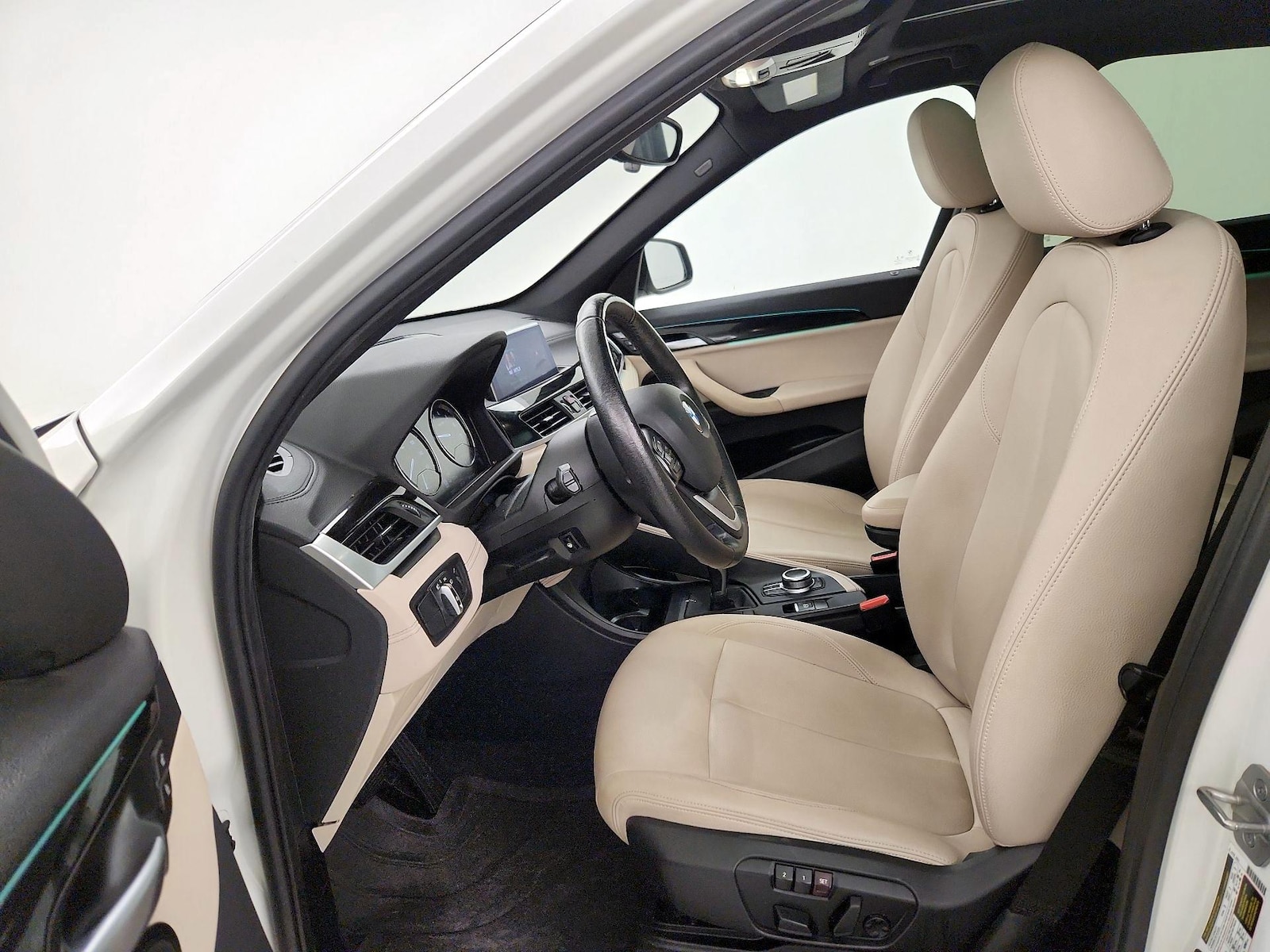2021 BMW X1 28i - Photo 12