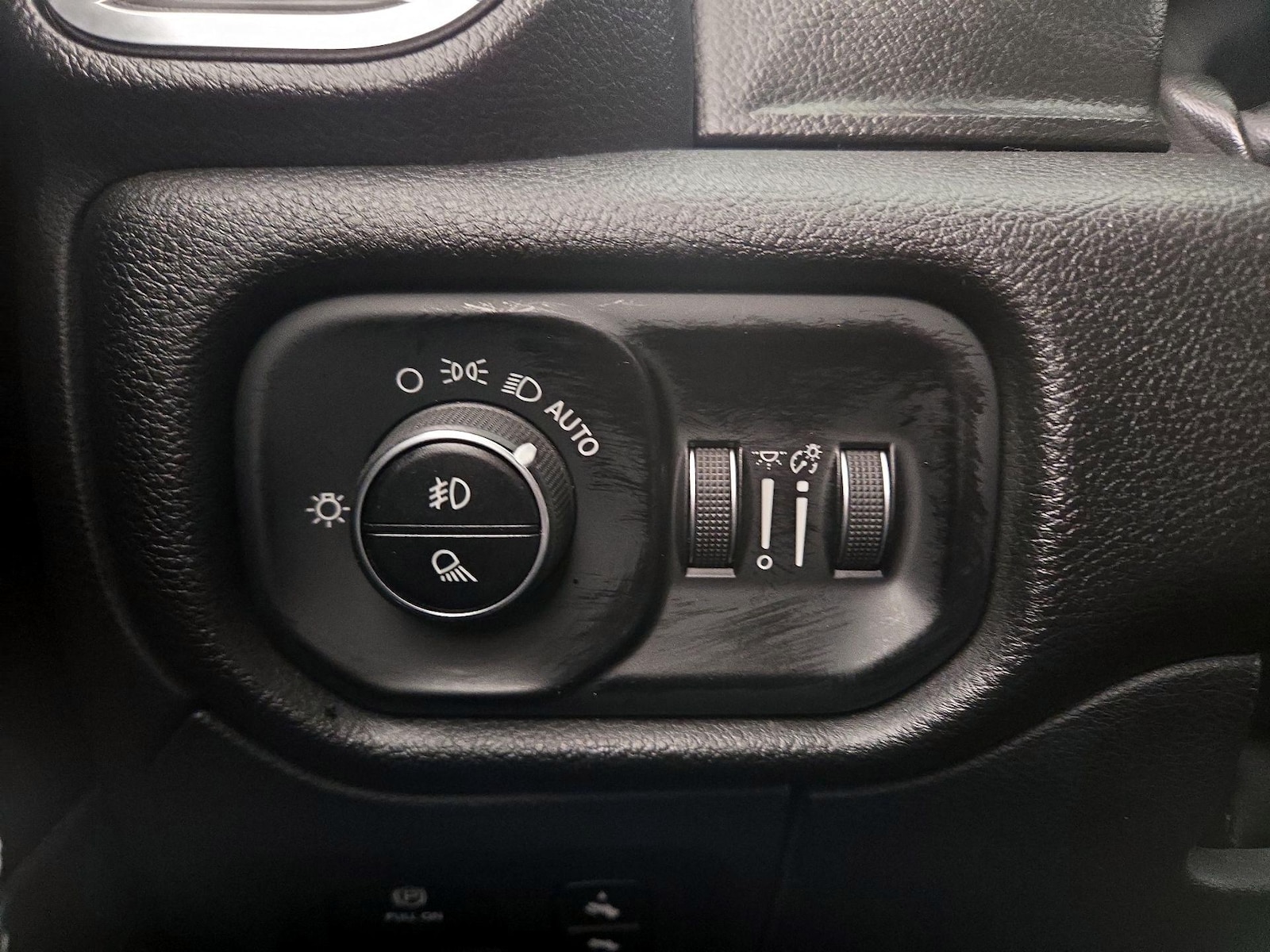 2024 RAM Ram 1500 Pickup Laramie - Photo 14