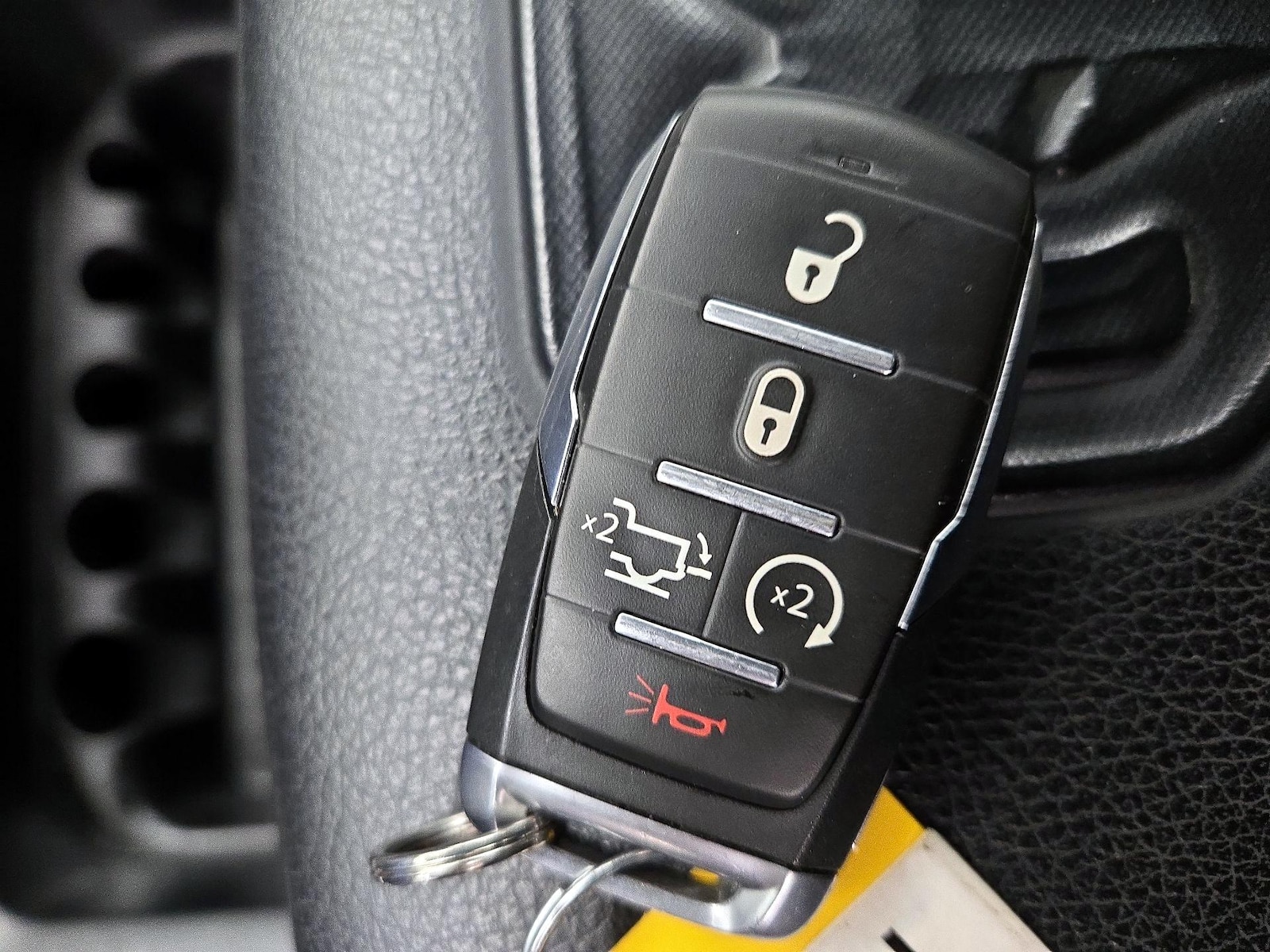 2024 RAM Ram 1500 Pickup Laramie - Photo 25