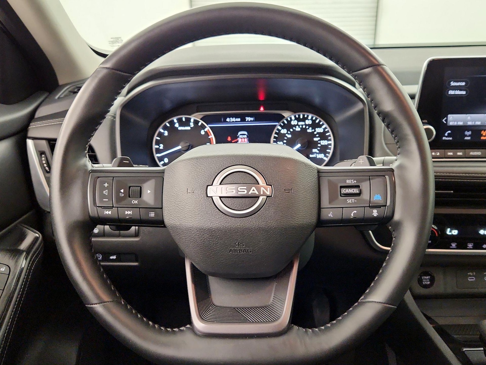2025 Nissan Rogue SV - Photo 11