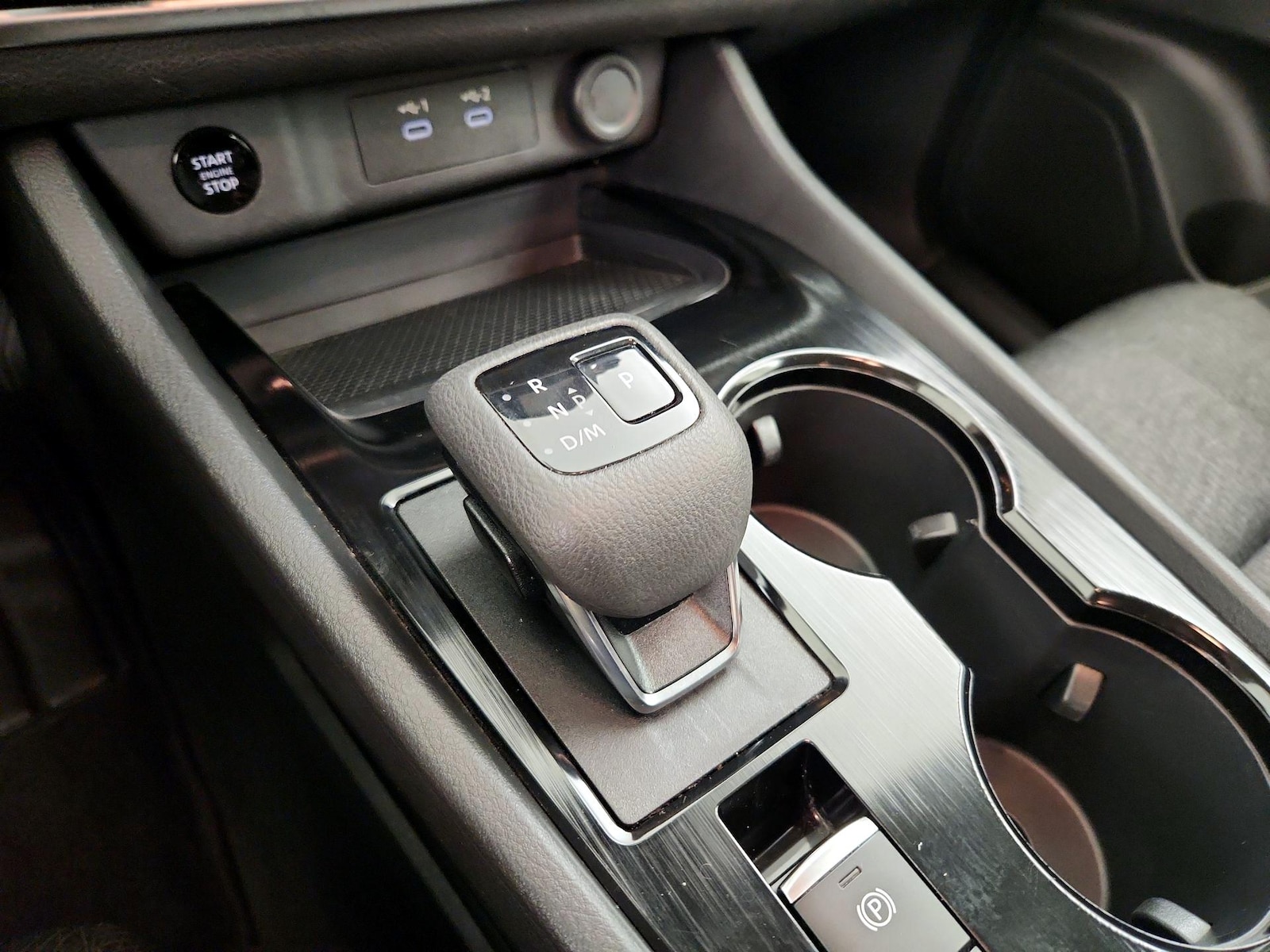 2025 Nissan Rogue SV - Photo 18