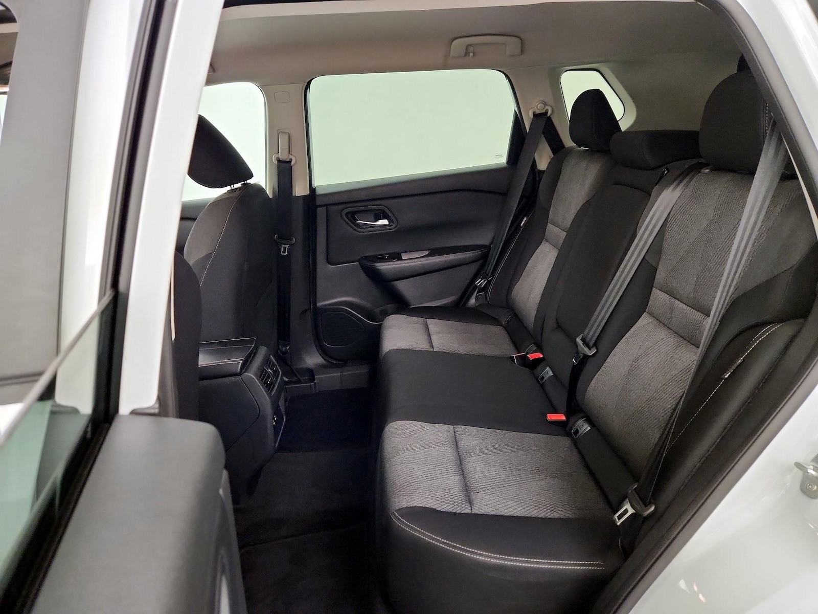 2025 Nissan Rogue SV - Photo 20