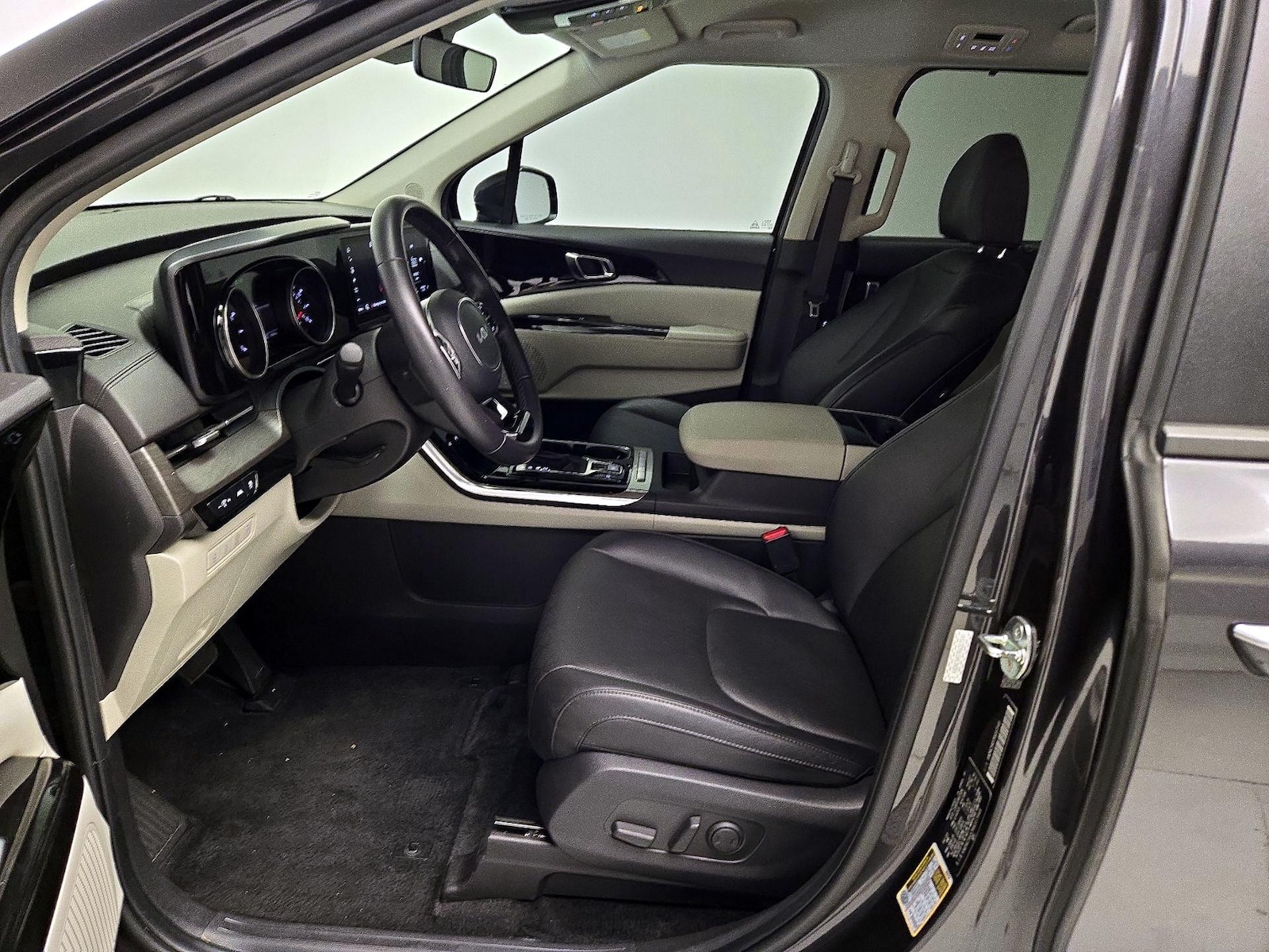 Side Airbags & Leatherette Seats