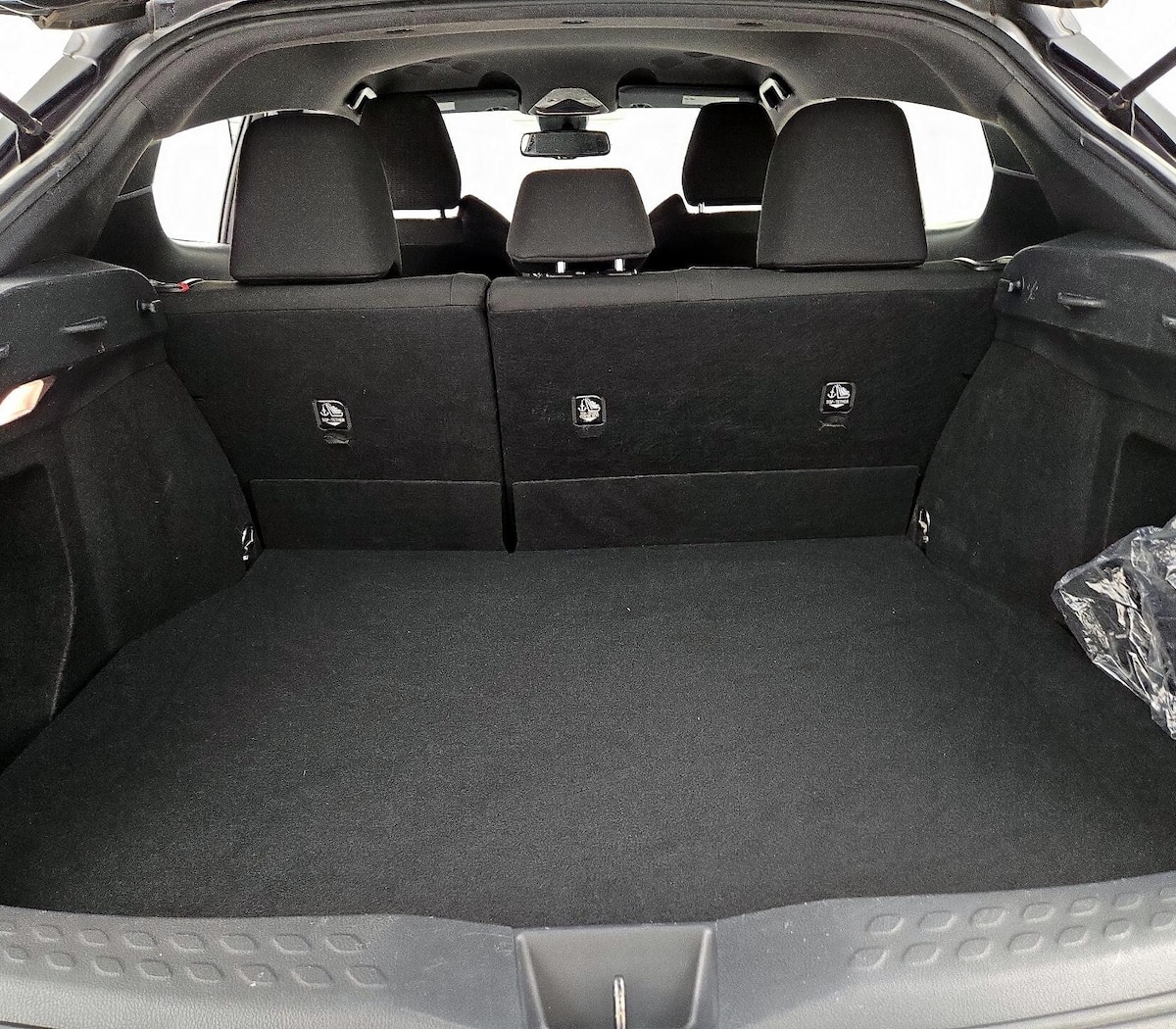 Trunk/Cargo (Seats Up)