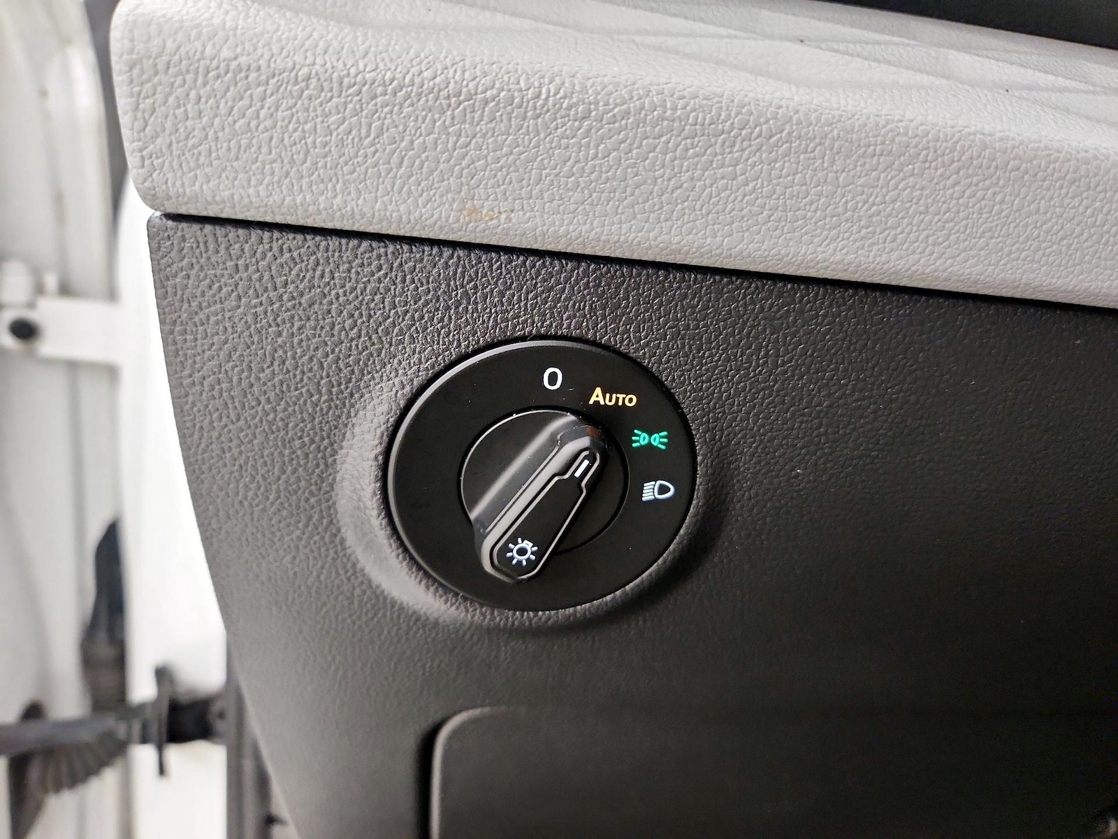 2022 Volkswagen Taos S - Photo 14