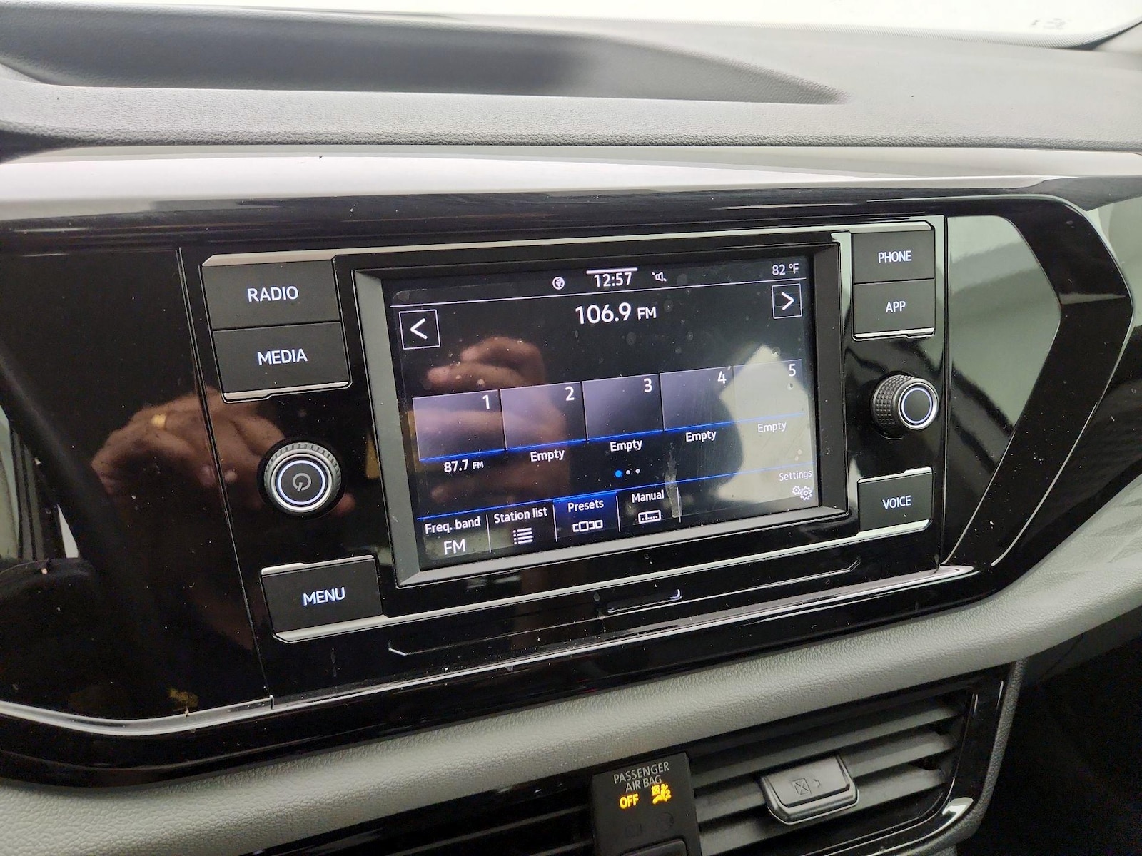 2022 Volkswagen Taos S - Photo 16