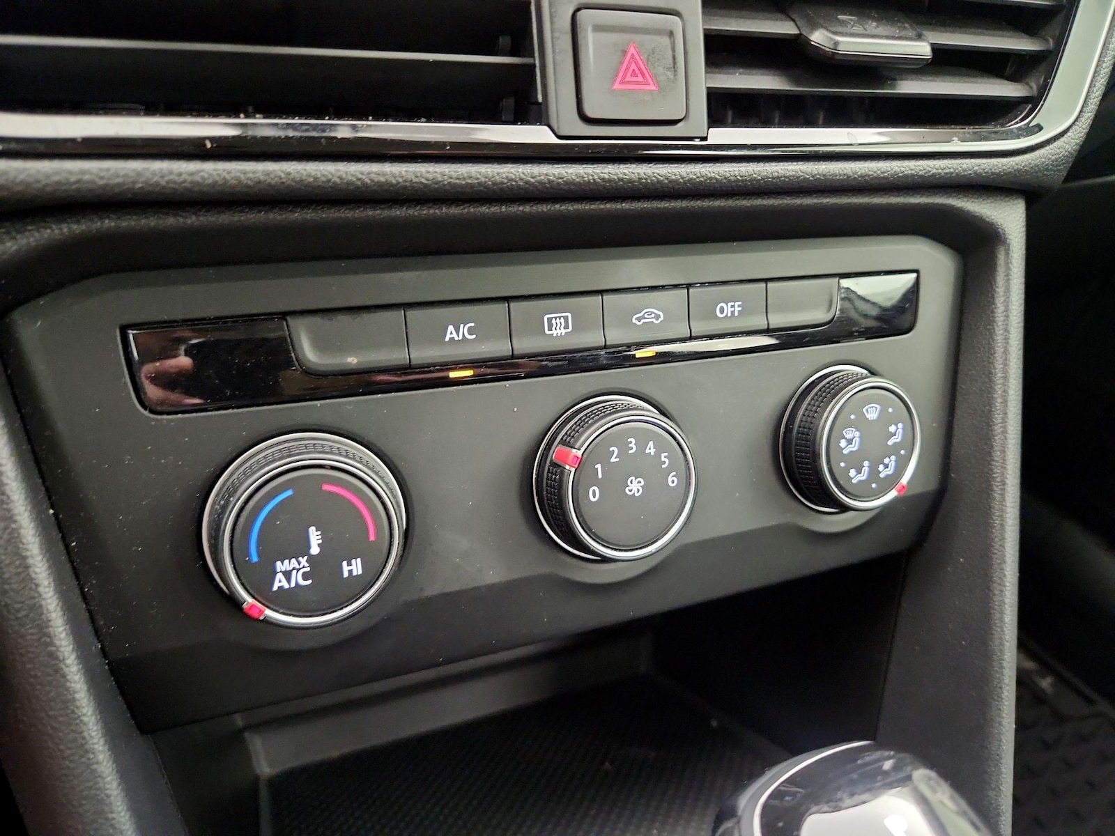 2022 Volkswagen Taos S - Photo 17