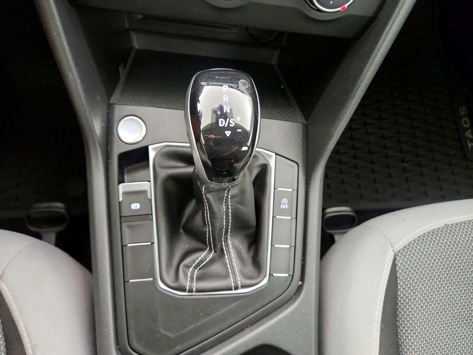 2022 Volkswagen Taos S - Photo 18
