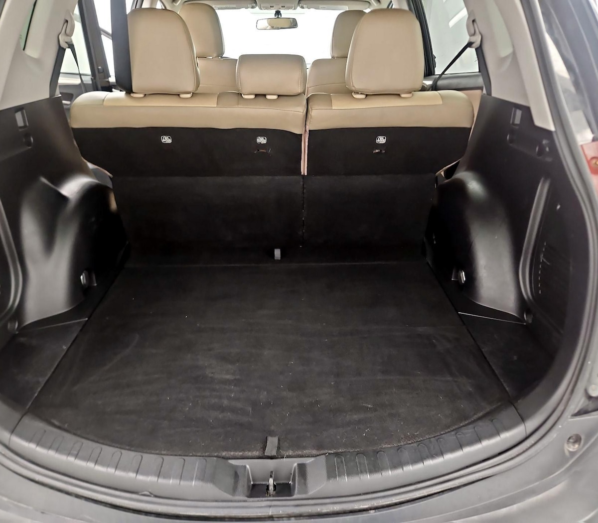 Trunk/Cargo (Seats Up)