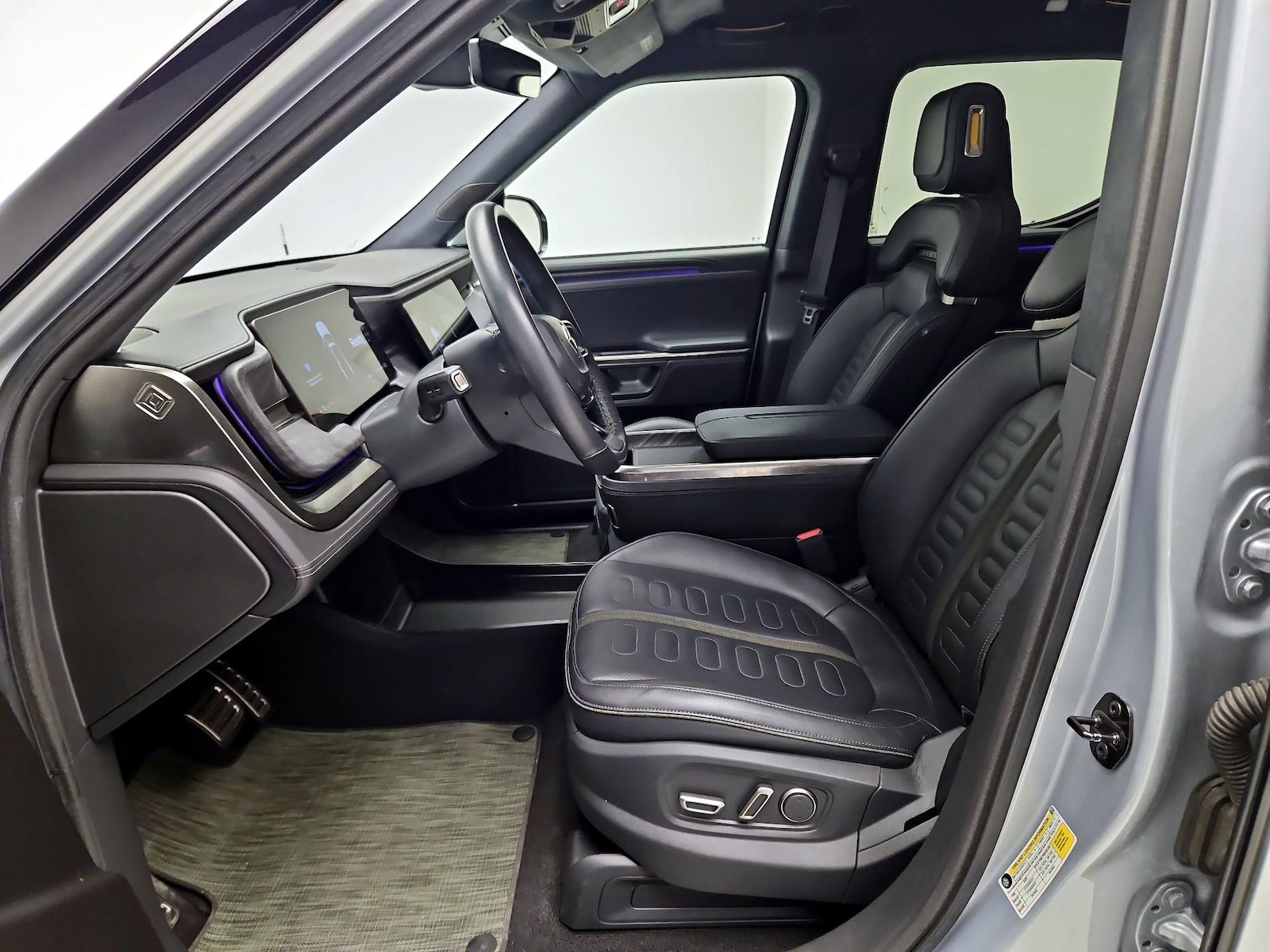 2023 Rivian R1T Adventure - Photo 12