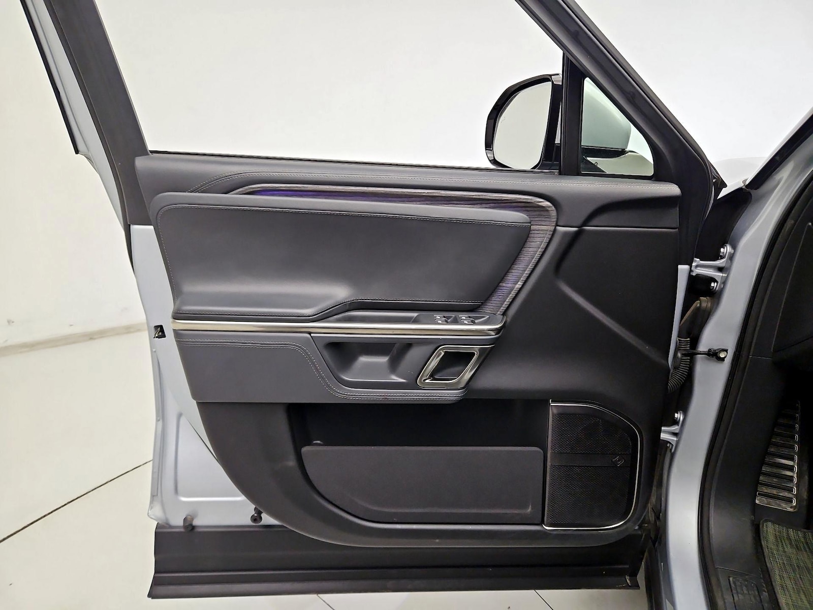 2023 Rivian R1T Adventure - Photo 13