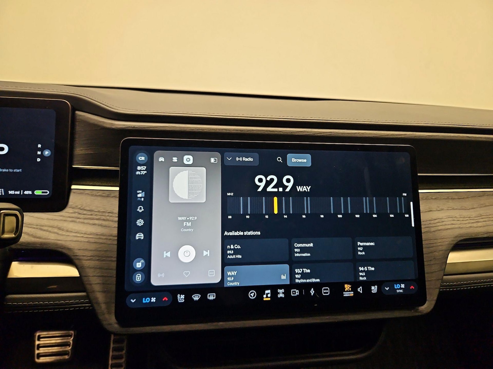 2023 Rivian R1T Adventure - Photo 15