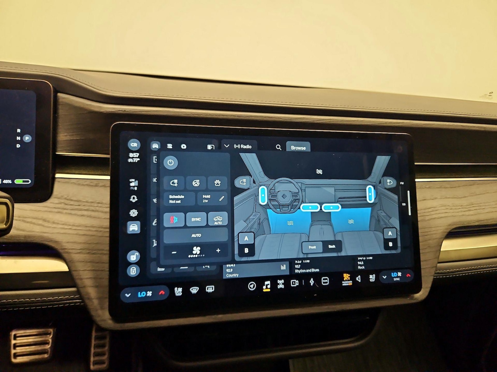 2023 Rivian R1T Adventure - Photo 16