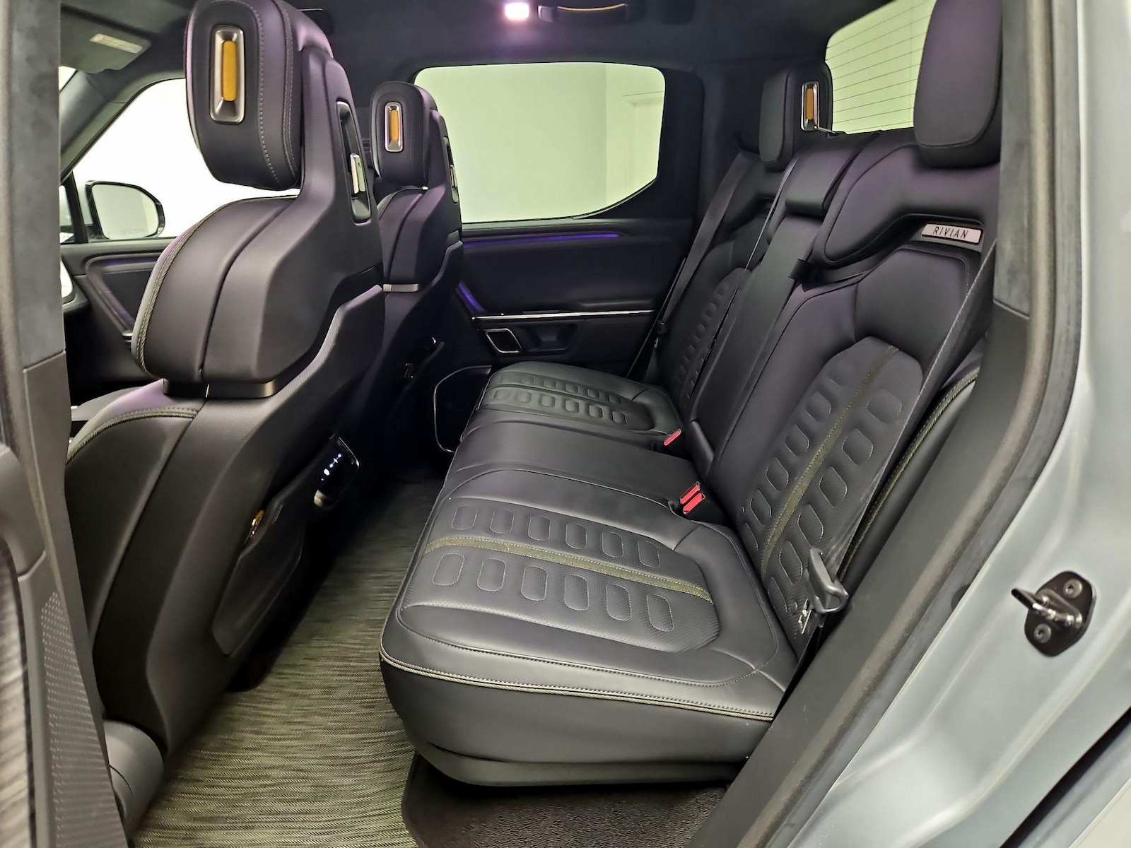 2023 Rivian R1T Adventure - Photo 18