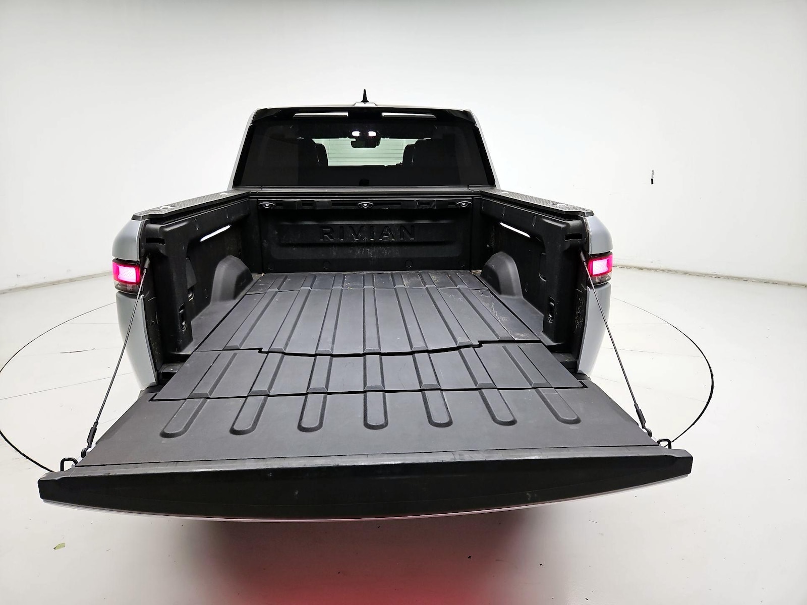 2023 Rivian R1T Adventure - Photo 19