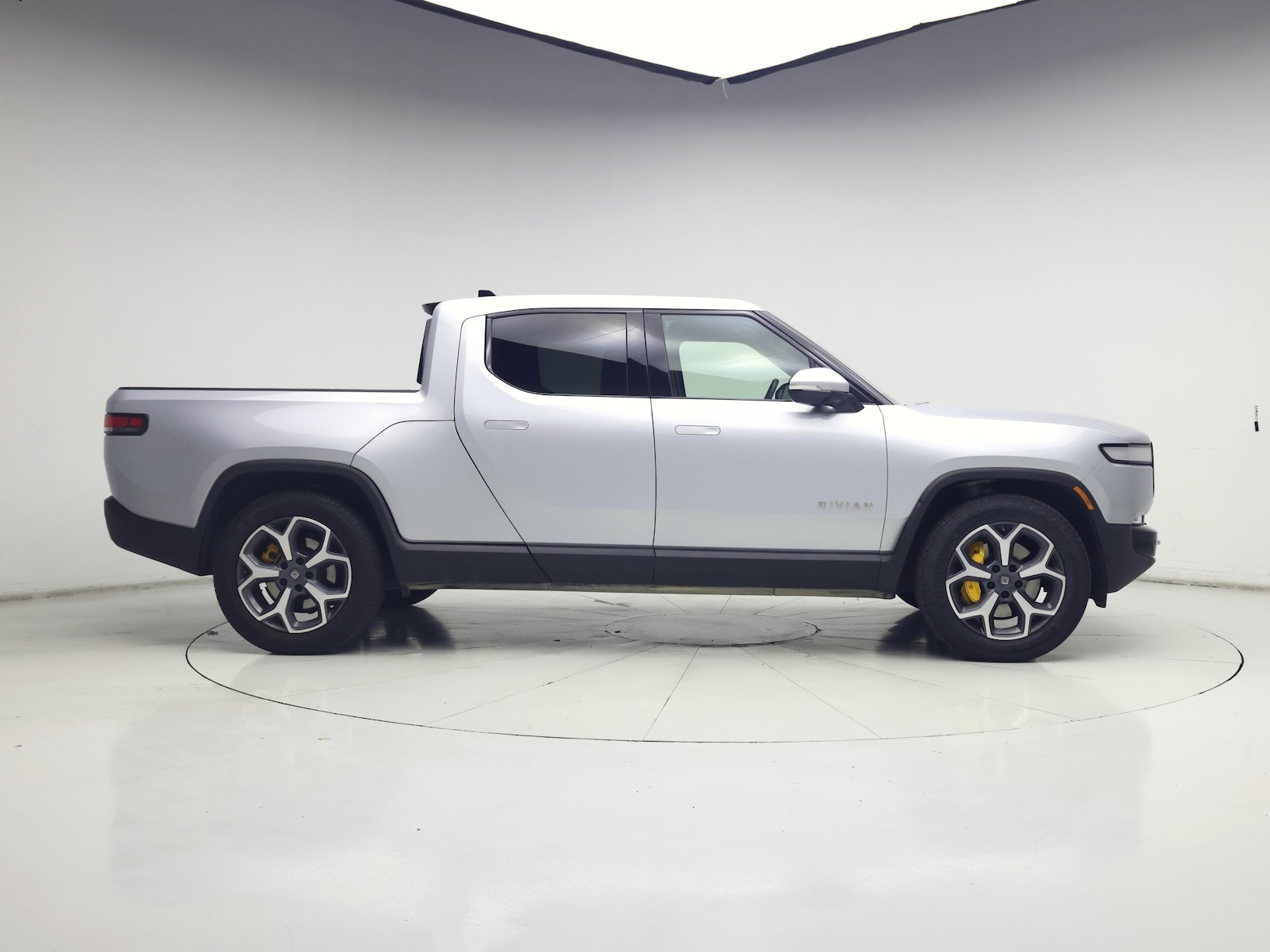 2023 Rivian R1T Adventure - Photo 8