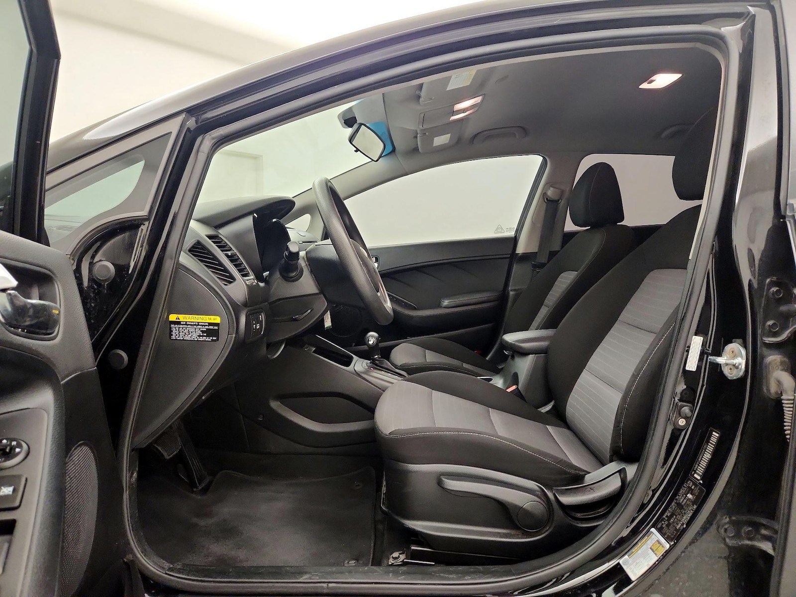 2016 Kia Forte5 LX - Photo 12