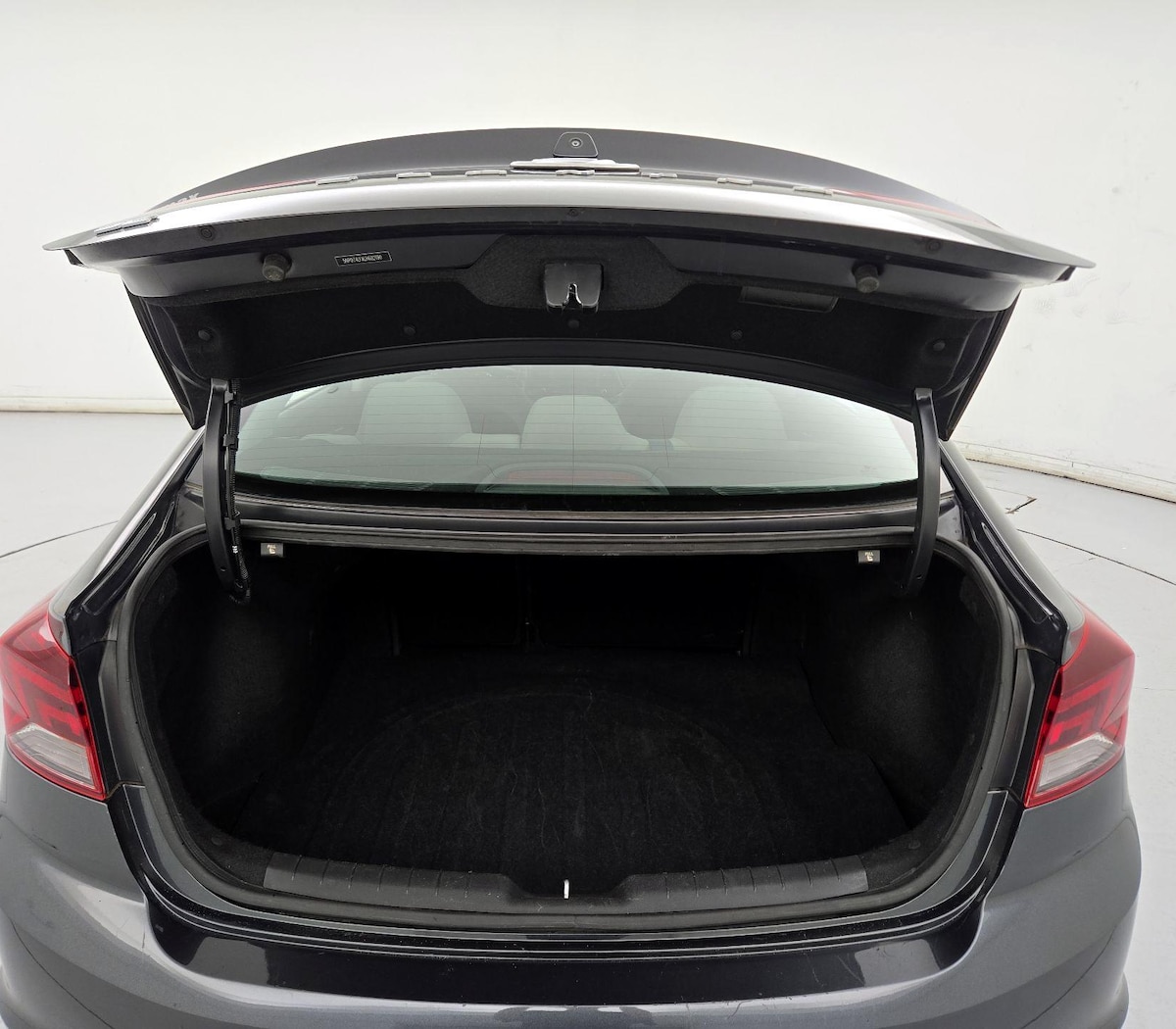 Trunk/Cargo (Seats Up)