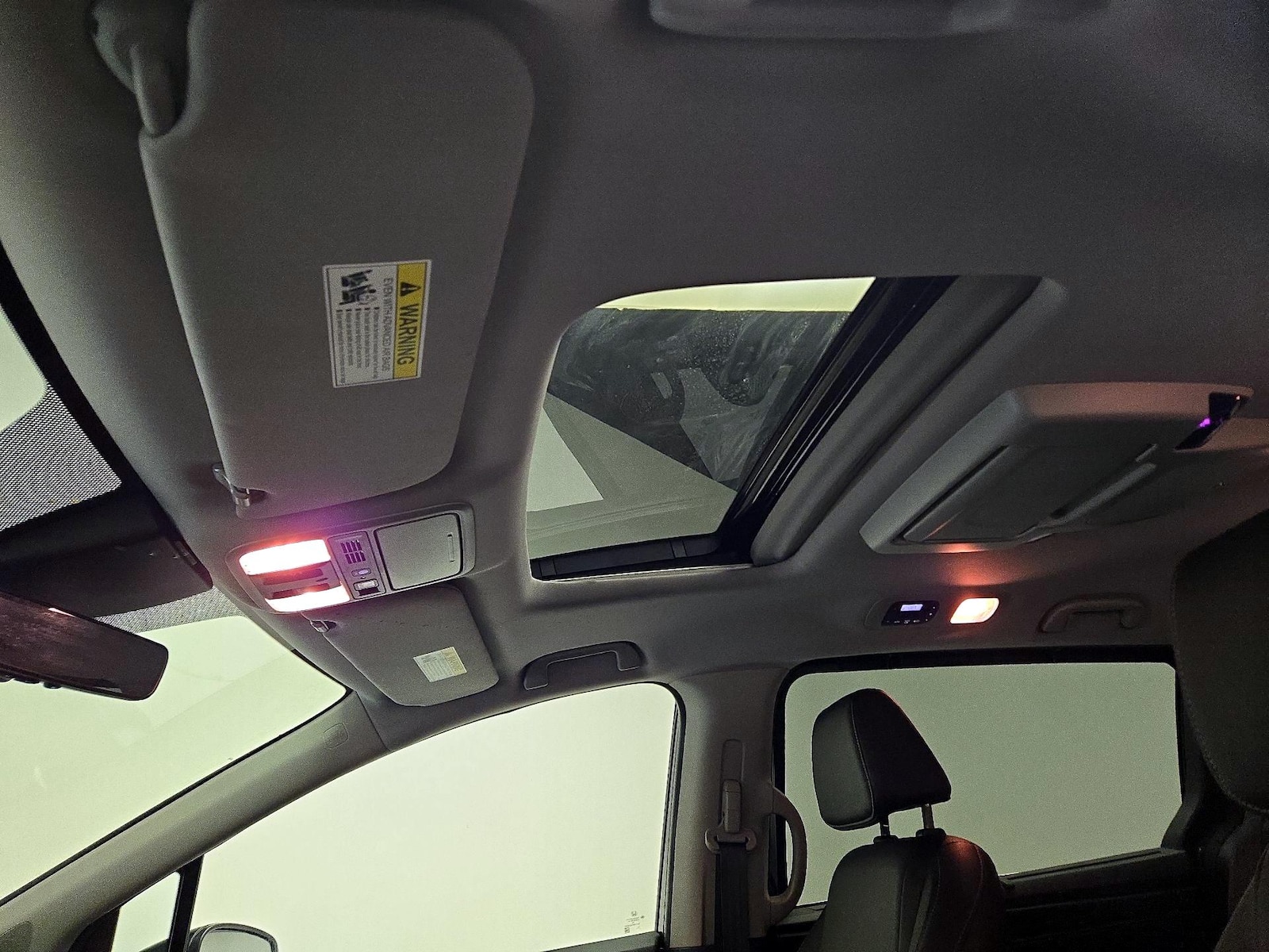 Sunroof(s) & Overhead Airbags
