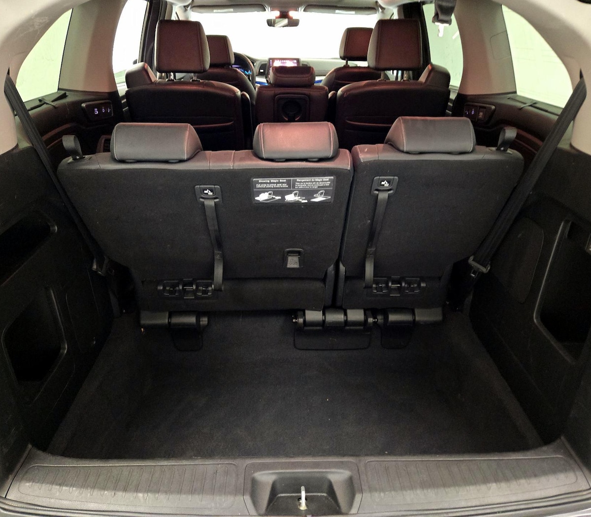 Trunk/Cargo (Seats Up)