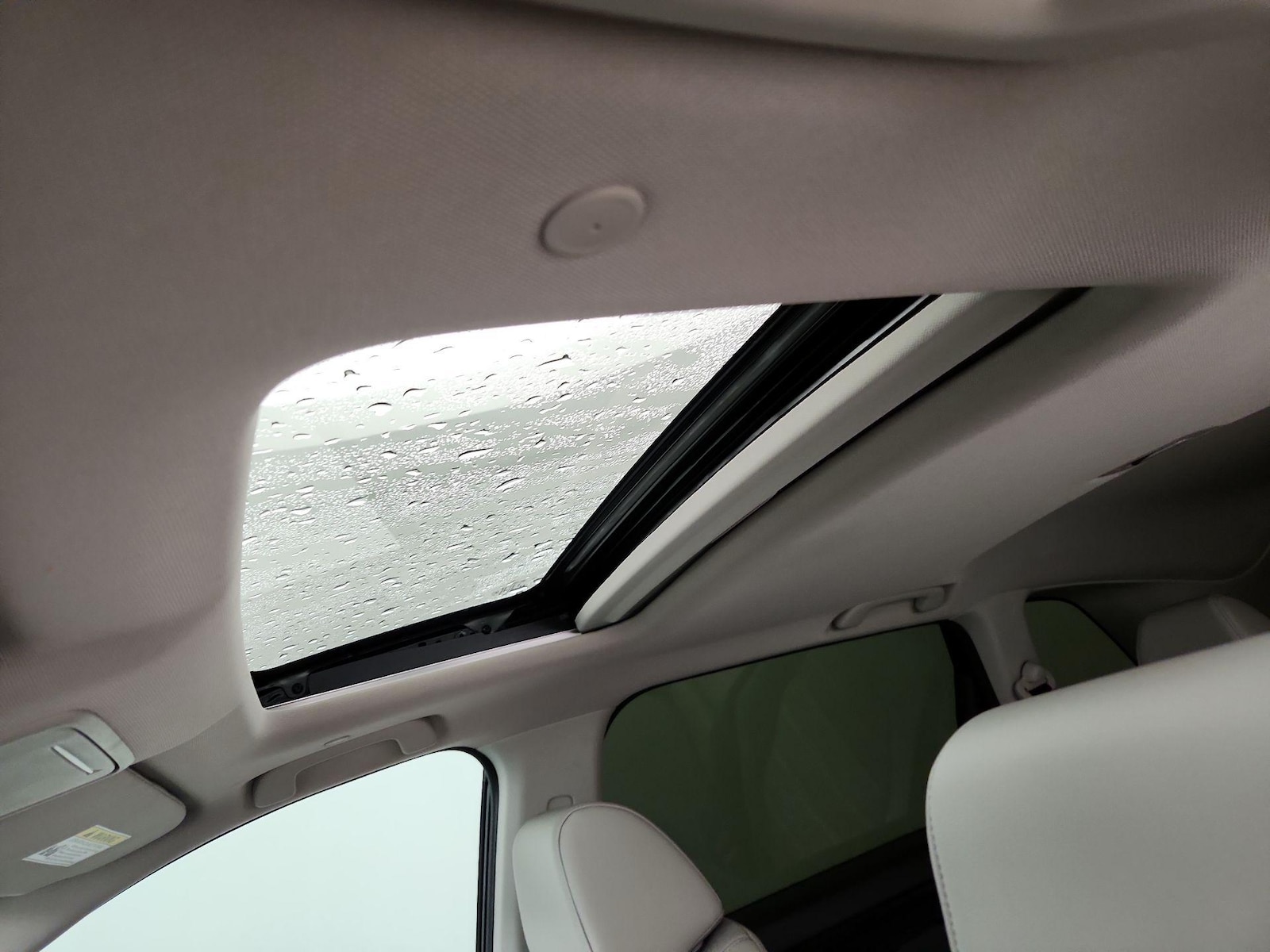 Sunroof(s) & Overhead Airbags